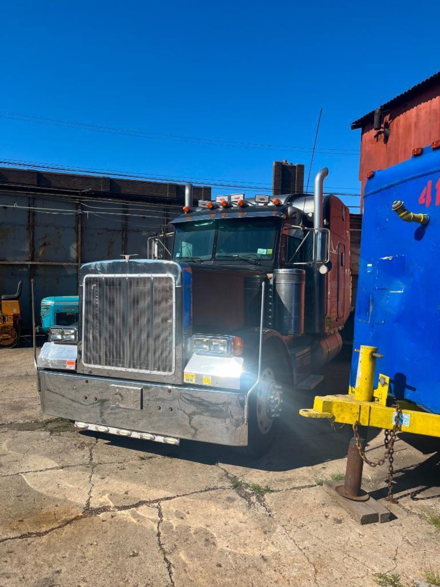 2001 PETERBILT T/A SEMI-TRACTOR, VIN 1XP-5DB9X-1-1N562031, DOUBLE SLEEPER, WET KIT AIR RIDE SUSPENSI - Image 13 of 21