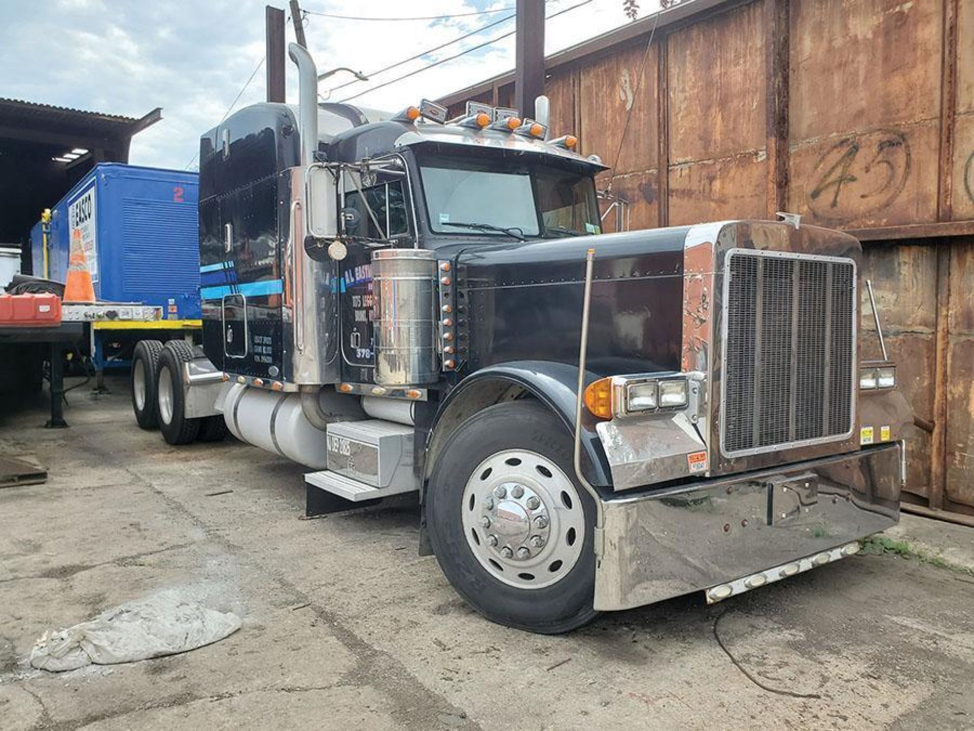 2001 PETERBILT T/A SEMI-TRACTOR, VIN 1XP-5DB9X-1-1N562031, DOUBLE SLEEPER, WET KIT AIR RIDE SUSPENSI - Image 11 of 21