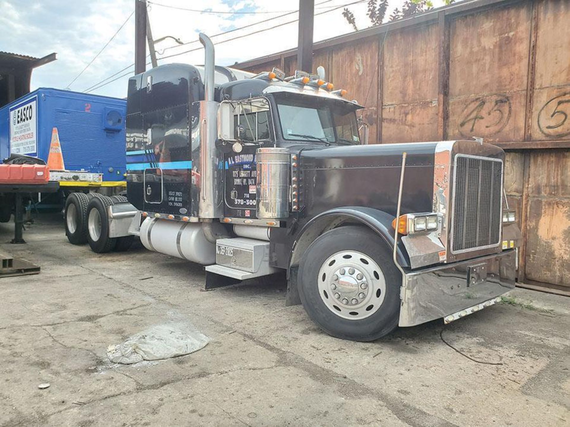 2001 PETERBILT T/A SEMI-TRACTOR, VIN 1XP-5DB9X-1-1N562031, DOUBLE SLEEPER, WET KIT AIR RIDE SUSPENSI - Image 12 of 21