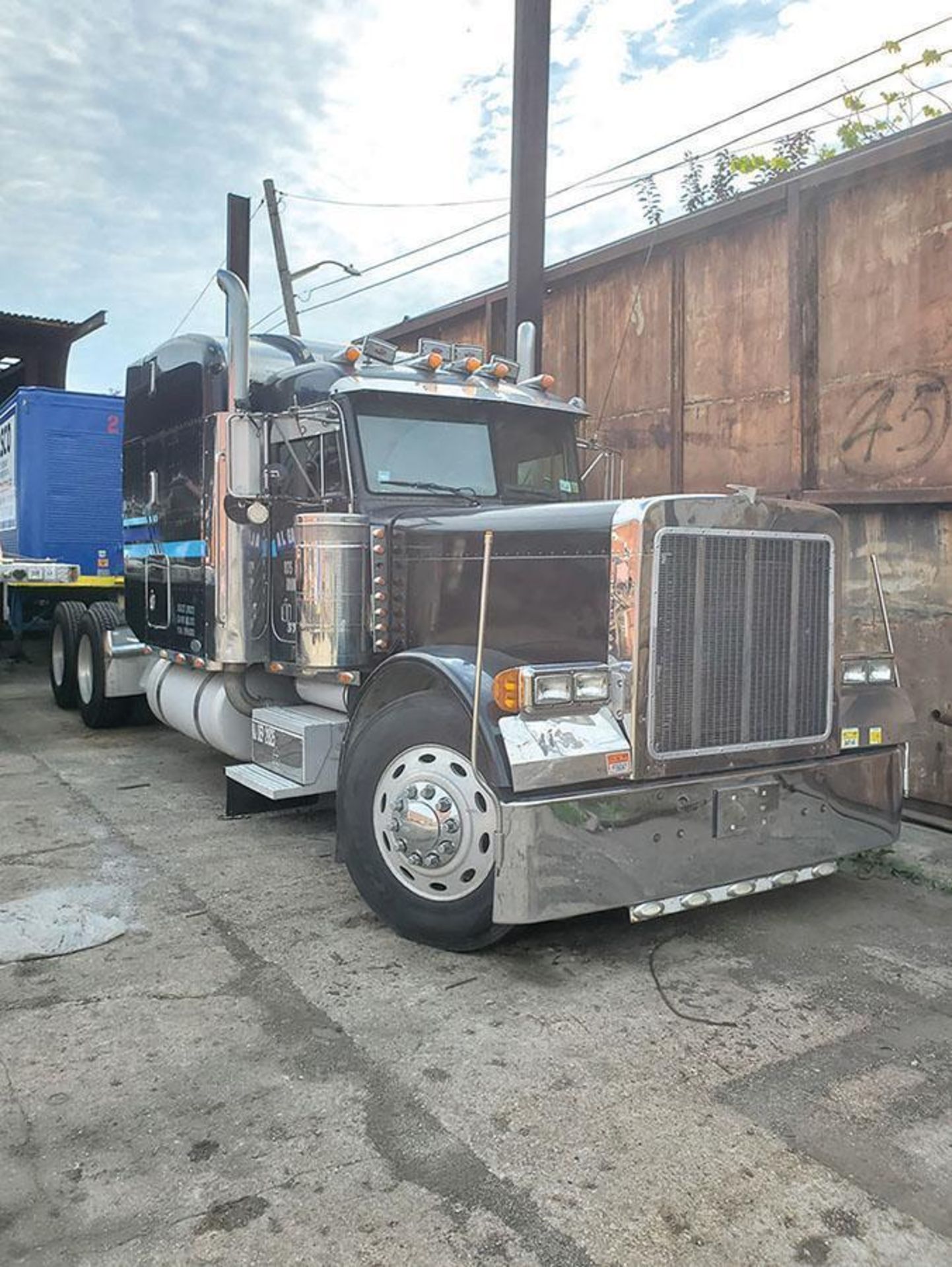 2001 PETERBILT T/A SEMI-TRACTOR, VIN 1XP-5DB9X-1-1N562031, DOUBLE SLEEPER, WET KIT AIR RIDE SUSPENSI - Image 6 of 21