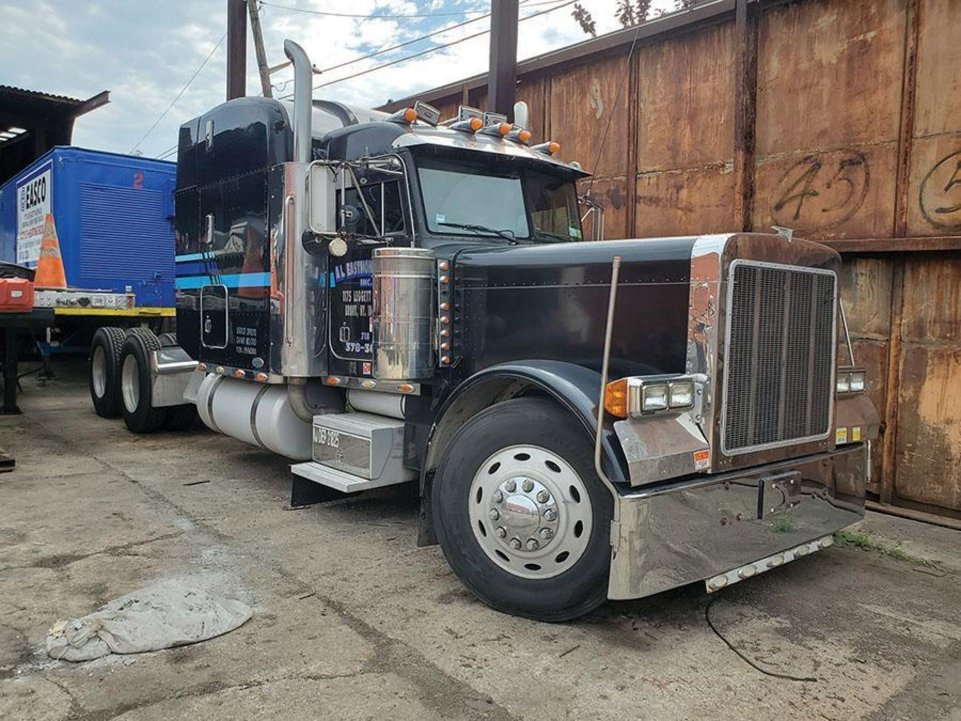 2001 PETERBILT T/A SEMI-TRACTOR, VIN 1XP-5DB9X-1-1N562031, DOUBLE SLEEPER, WET KIT AIR RIDE SUSPENSI - Image 10 of 21