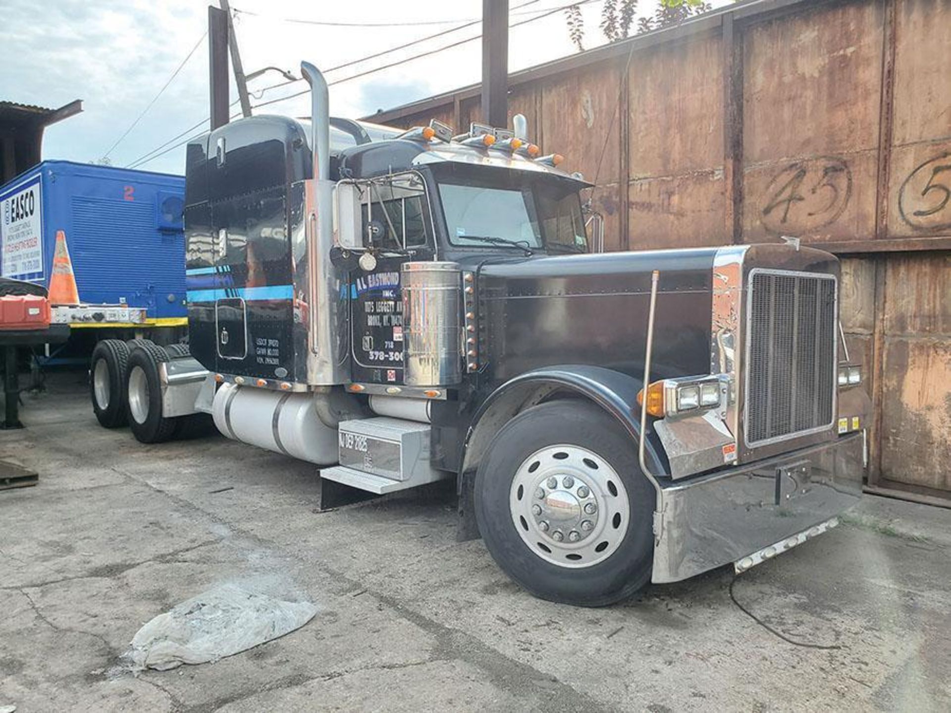 2001 PETERBILT T/A SEMI-TRACTOR, VIN 1XP-5DB9X-1-1N562031, DOUBLE SLEEPER, WET KIT AIR RIDE SUSPENSI - Image 3 of 21