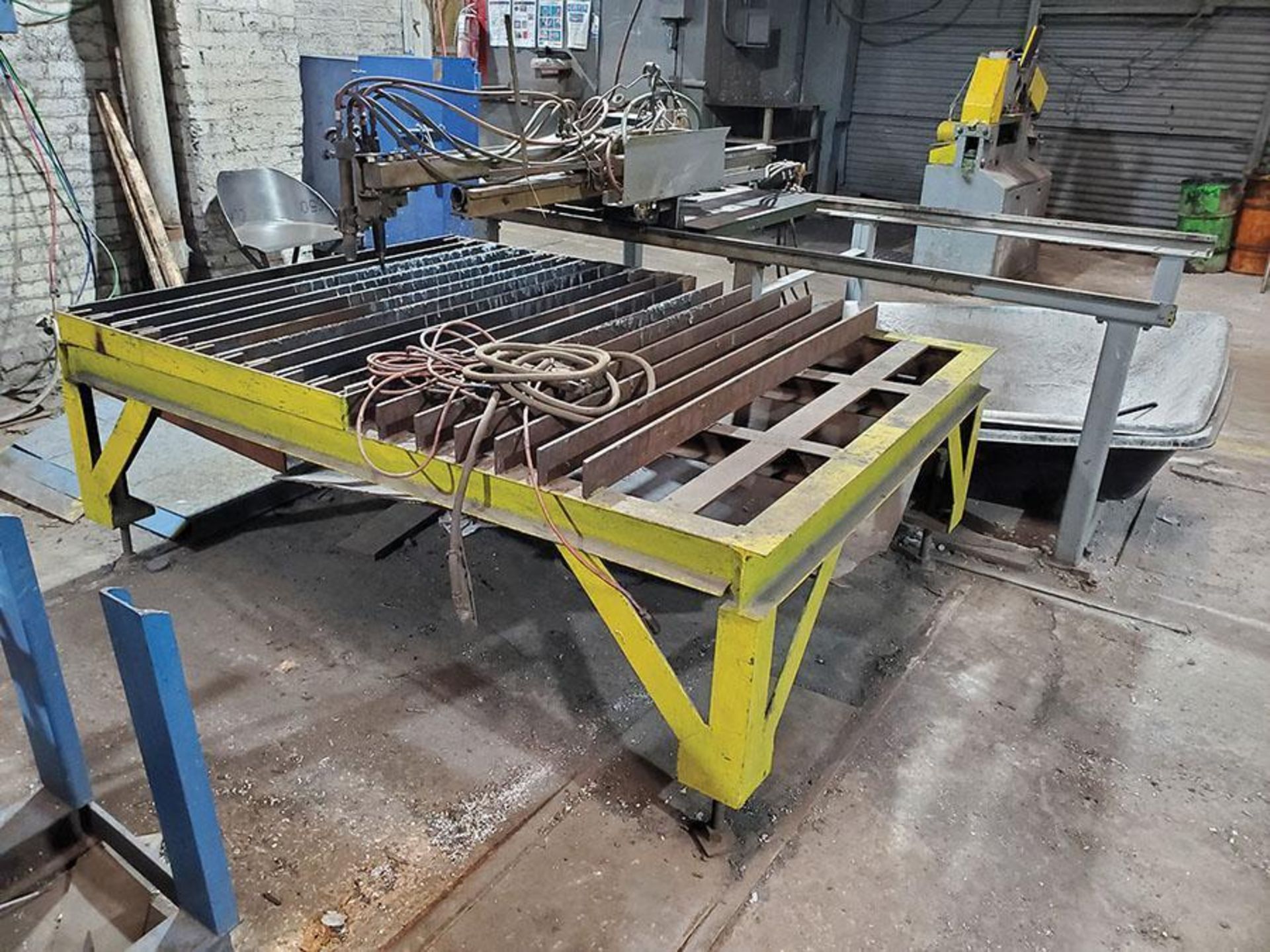 oxy acetylene cutting table, 82" x 60", Wesco tracer torch trolley, dual torch head - Image 2 of 8