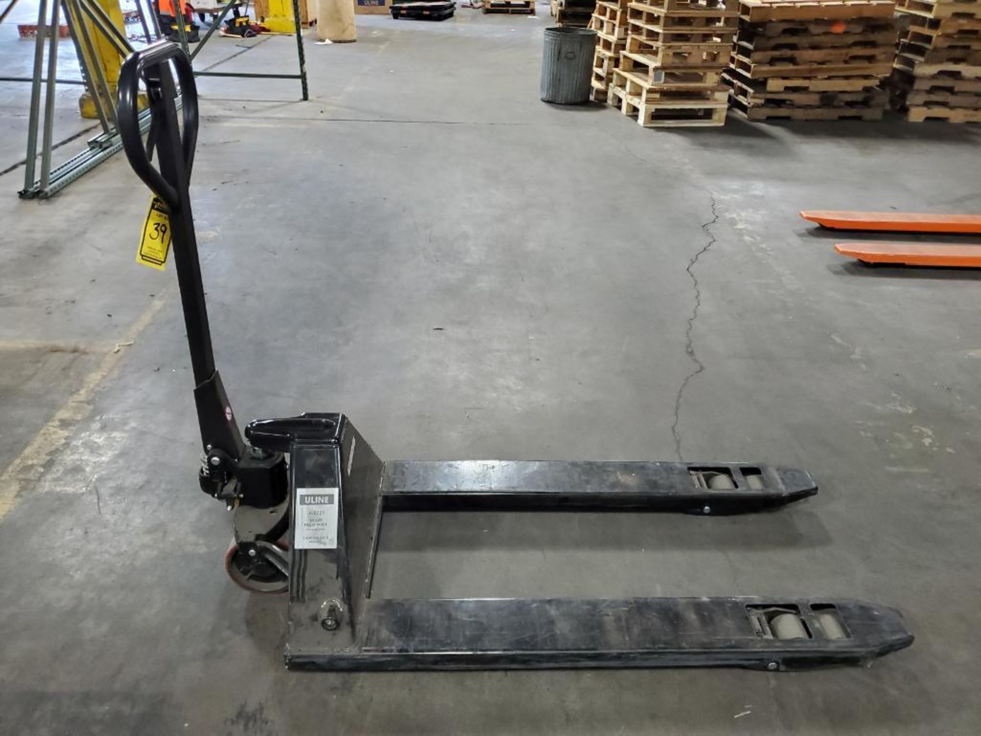 Uline 7,700 Lb. H-2721 Deluxe Hydraulic Pallet Jack