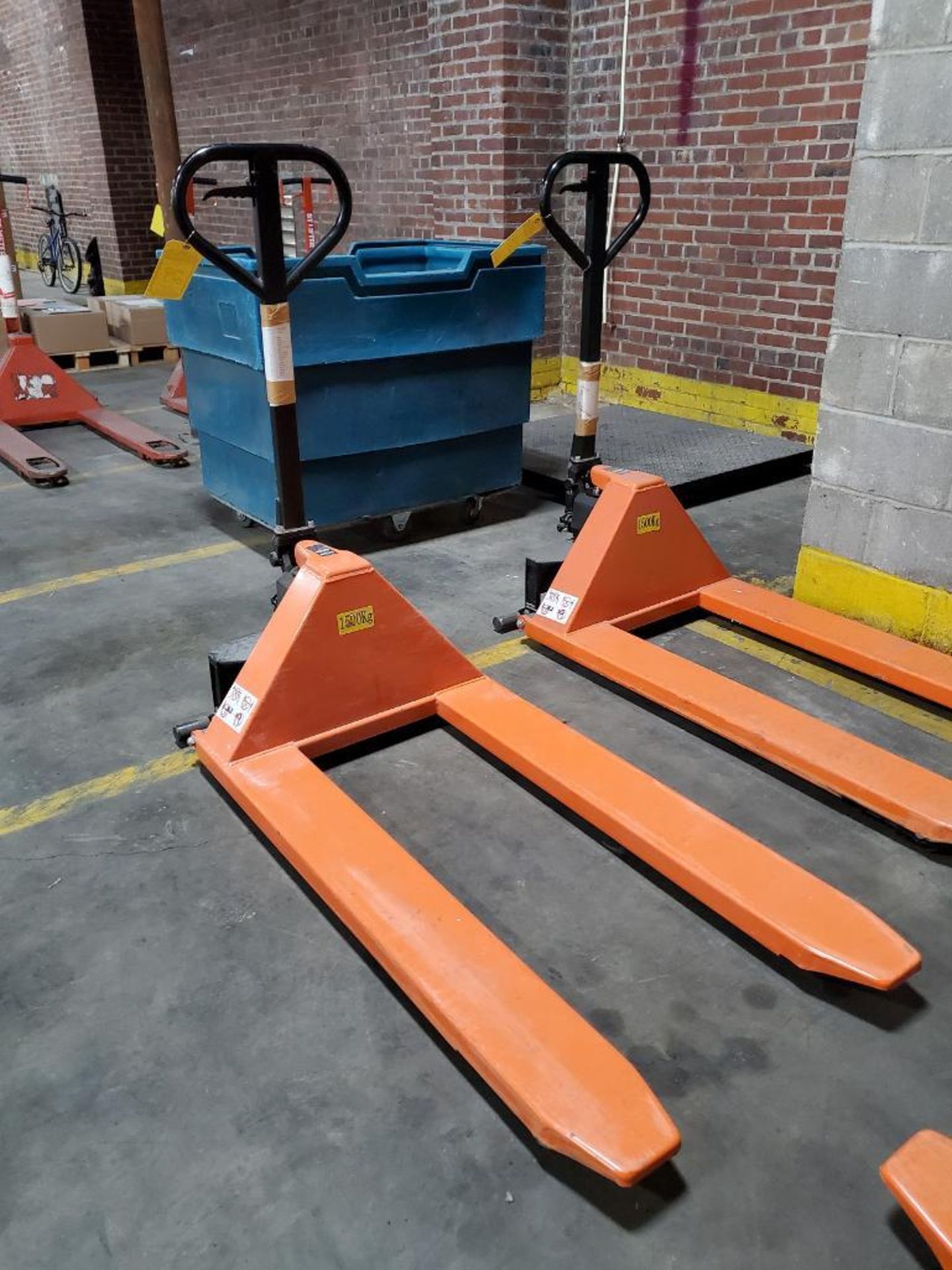 Zenith 2,200 Lb. Scissor Lift Pallet Jack, Slow/Fast Lift Function - Image 2 of 3