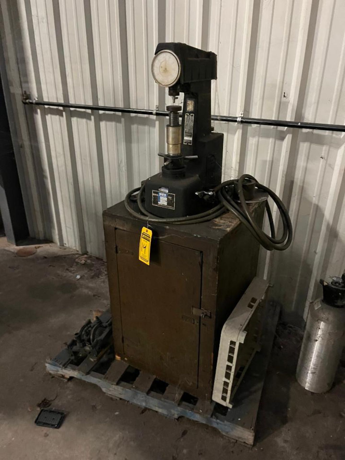 Wilson Instruments Hardness Tester, Model 3 TT BB 8