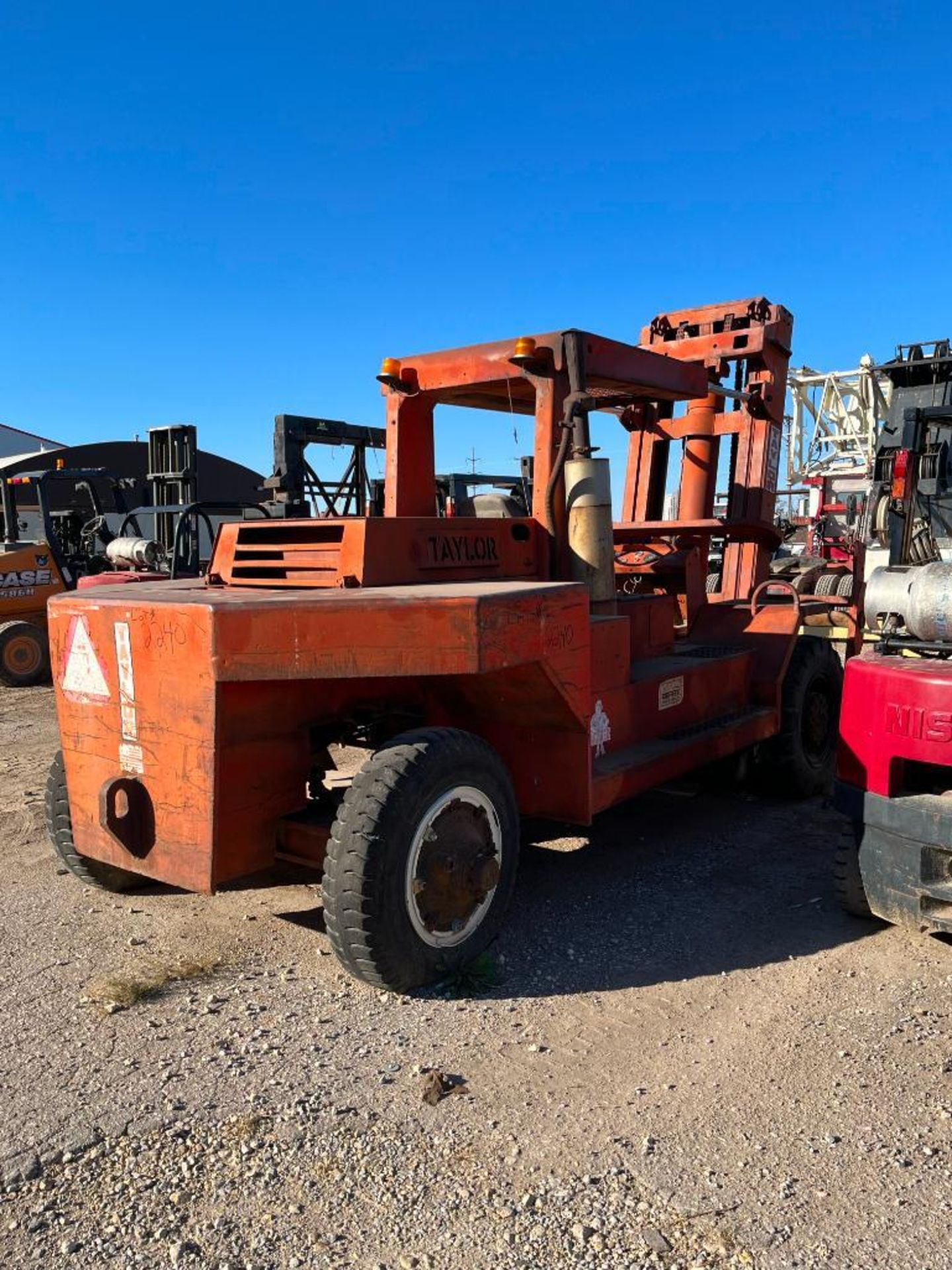 Taylor Pneumatic Tires Y-22W-W0, 24-1N-LC-22,000, S/N 5432, 8,733 Hrs., Forks 96" x 6", Detroit Dies - Image 2 of 10