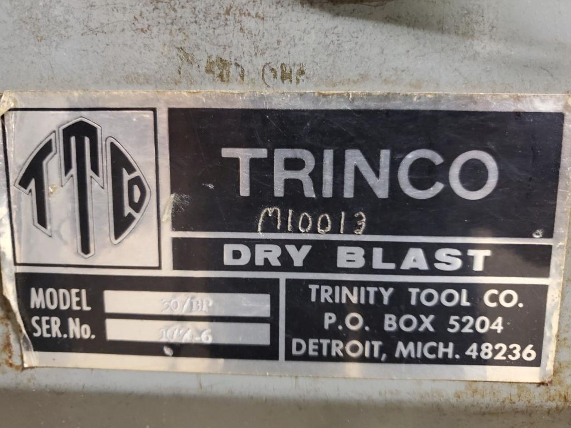 Trinco Dry Blast Cabinet, Model 30/BP, s/n 1471-6, w/ Trinco Debris Collector - Image 7 of 8