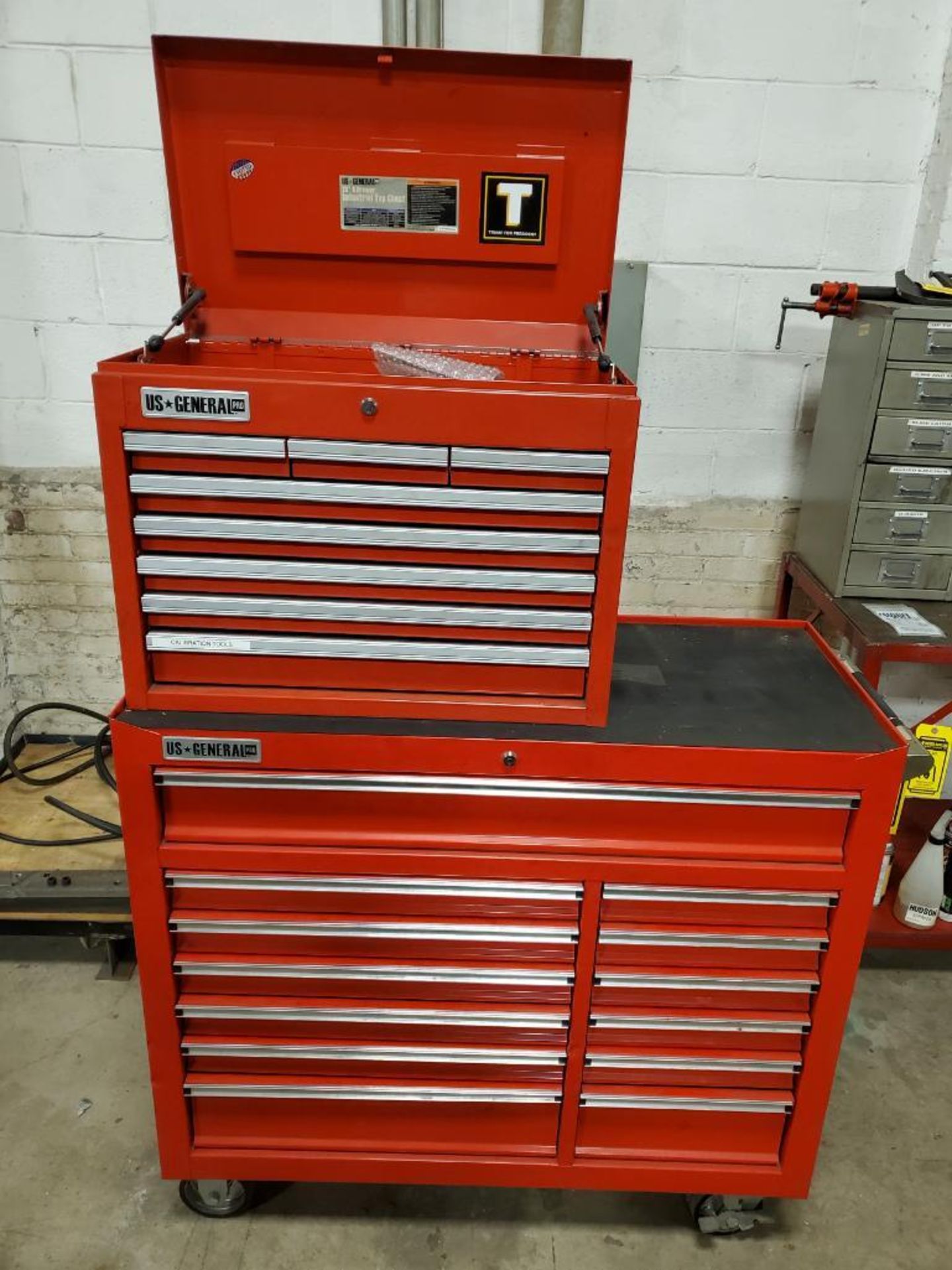 US General Pro Rolling Tool Cabinet w/ 26" 8-Drawer Top Chest Includes; Hammers, Mallets, & Misc. Co