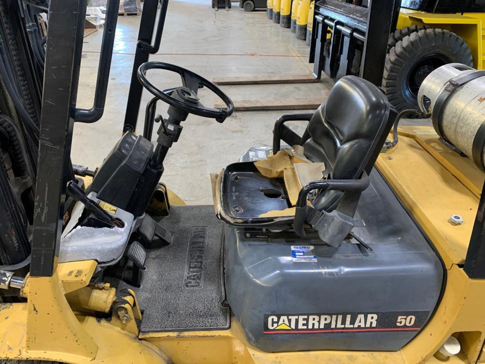 Caterpillar 5,000 LB. Capacity Forklift, Model: GP25, S/N: 5AM00926, LPG, Pneumatic Tires, 3-Stage M - Image 6 of 6