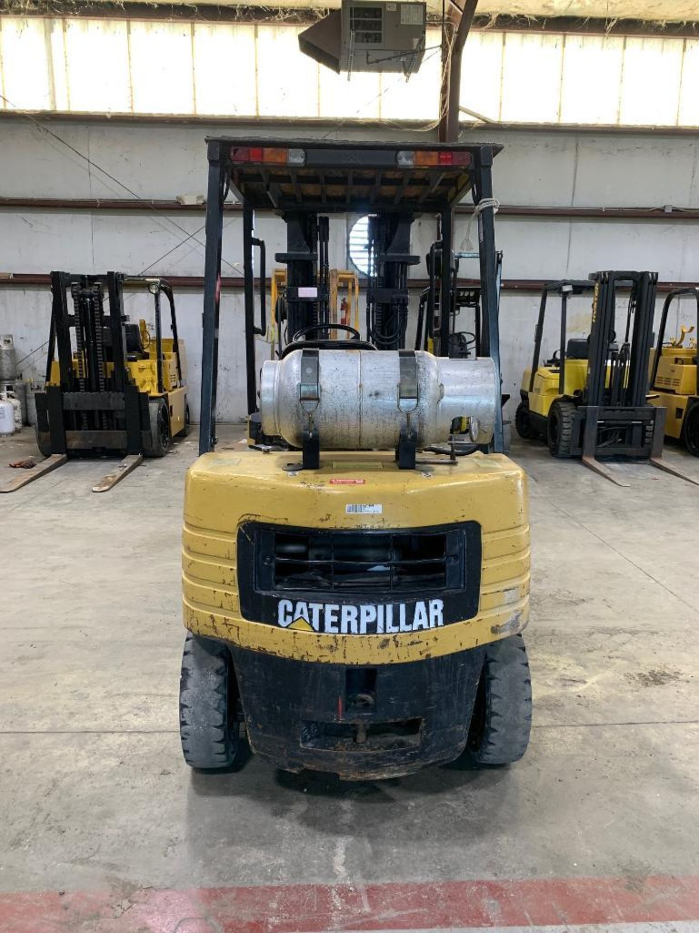 Caterpillar 5,000 LB. Capacity Forklift, Model: GP25, S/N: 5AM00926, LPG, Pneumatic Tires, 3-Stage M - Image 5 of 6