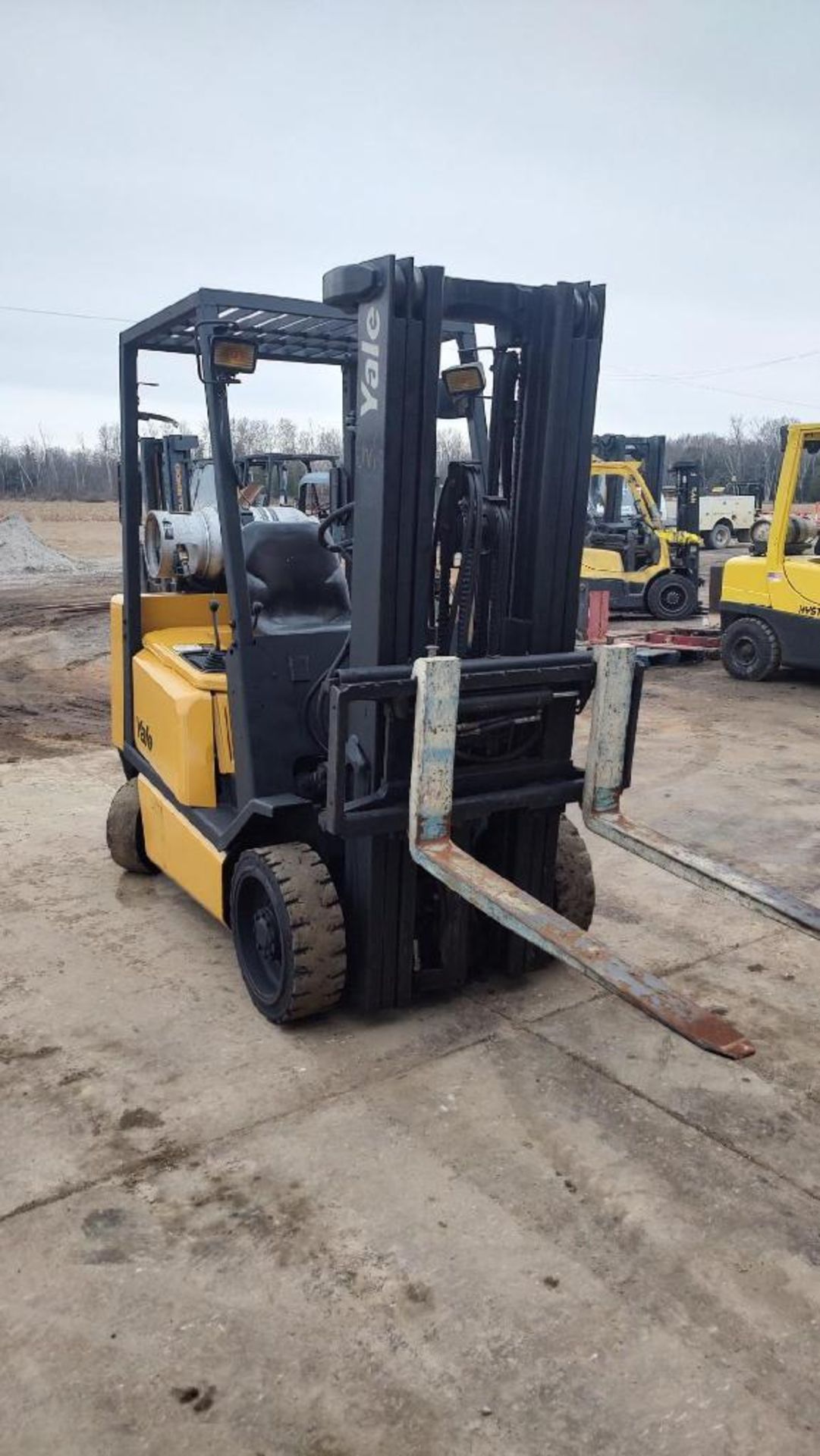 2002 Yale 5,000 LB. Capacity Forklift, Model: GLC050, S/N: E187V18925Z, LPG, Solid Tires, Lever Shif - Image 2 of 4