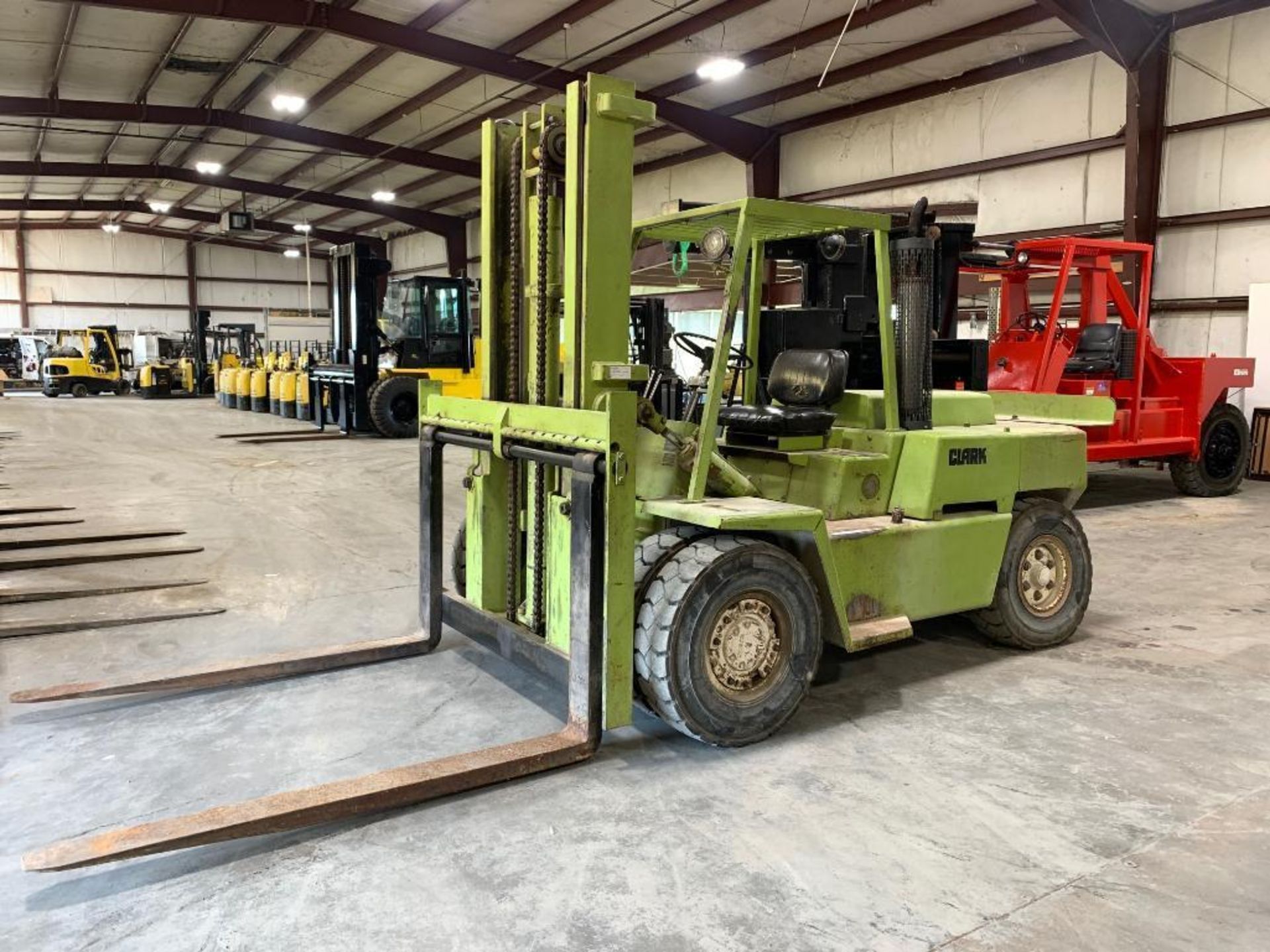 Clark 15,500 LB. Capacity Forklift, Model: C500-Y155, S/N: 1015-18-4806, Diesel, 2-Speed Lever Shift - Image 3 of 8