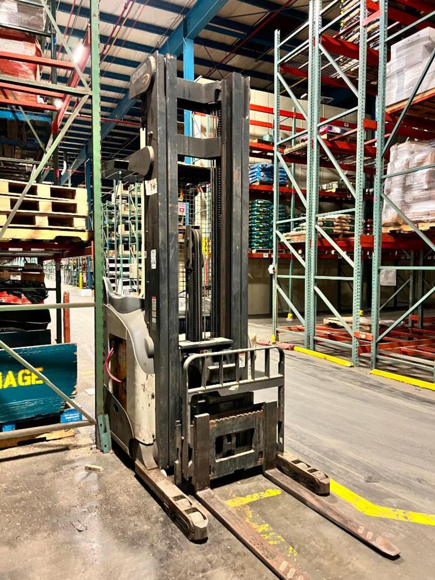 2014 Crown Electric Reach Truck, Model RD5725-30, S/N 1A412623, 3,000 LB. Cap., 270" Total Height - Image 3 of 5