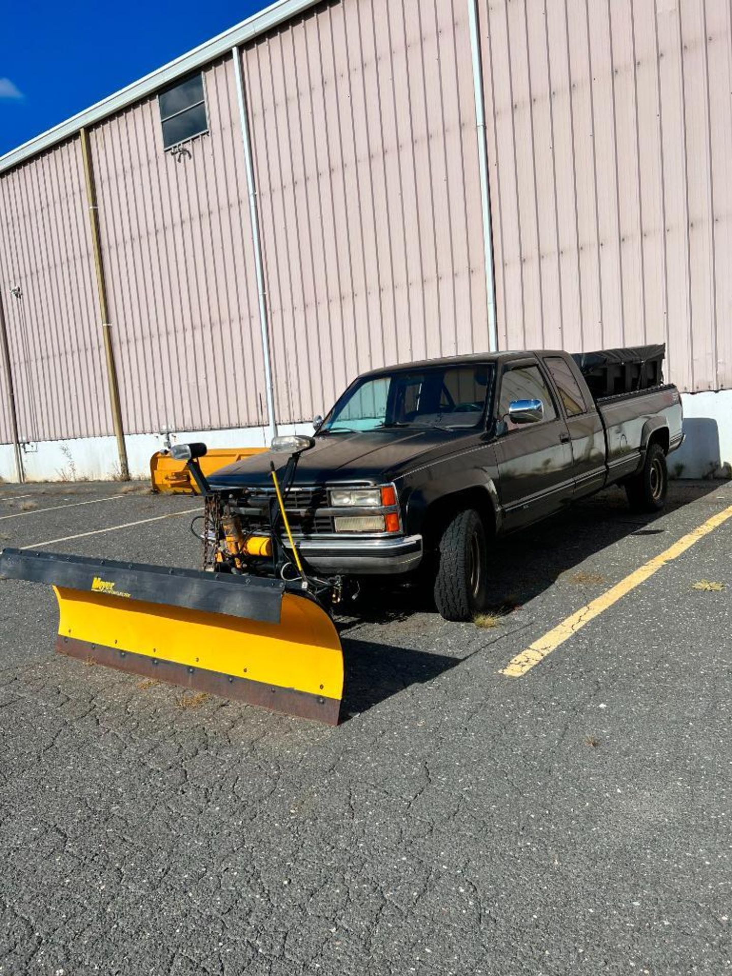 1990 Chevrolet K3500 Pickup Truck, Vin: 2GCGK39N0L1251554, Long Bed, Ext. Cab, 196,663 Miles, w/ Sno - Image 4 of 8