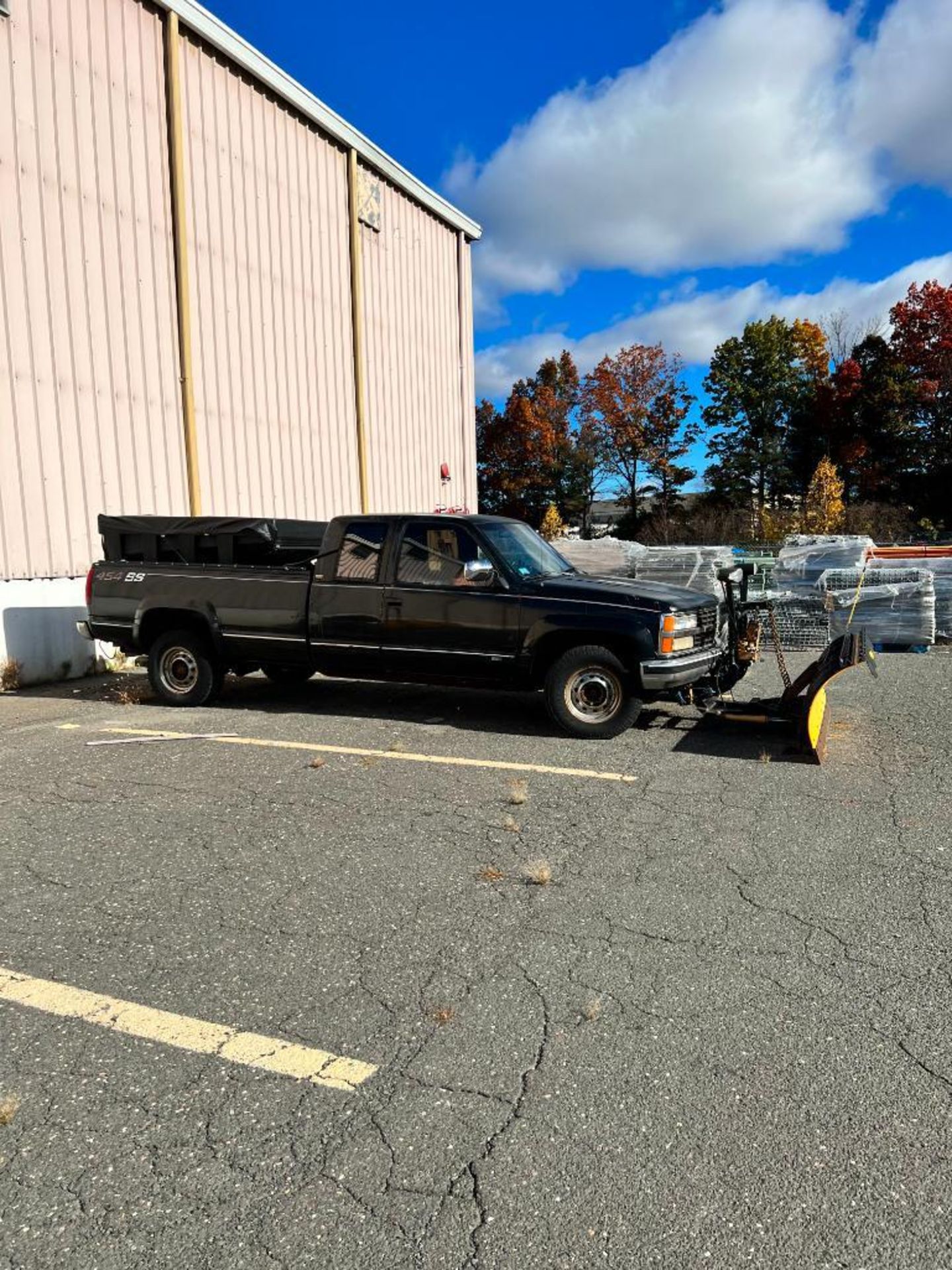 1990 Chevrolet K3500 Pickup Truck, Vin: 2GCGK39N0L1251554, Long Bed, Ext. Cab, 196,663 Miles, w/ Sno