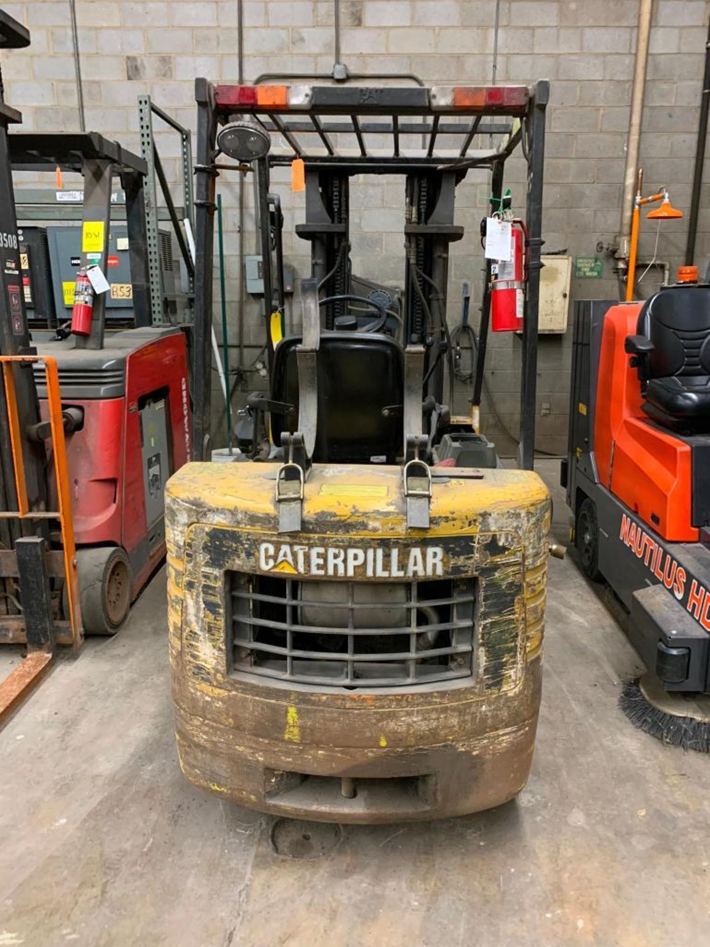 Caterpillar Forklift, LPG, 5,000 lb. Cap., Model GC25, S/N 4EM02386, Solid Tires, 3-Stage Mast, Side - Image 4 of 4
