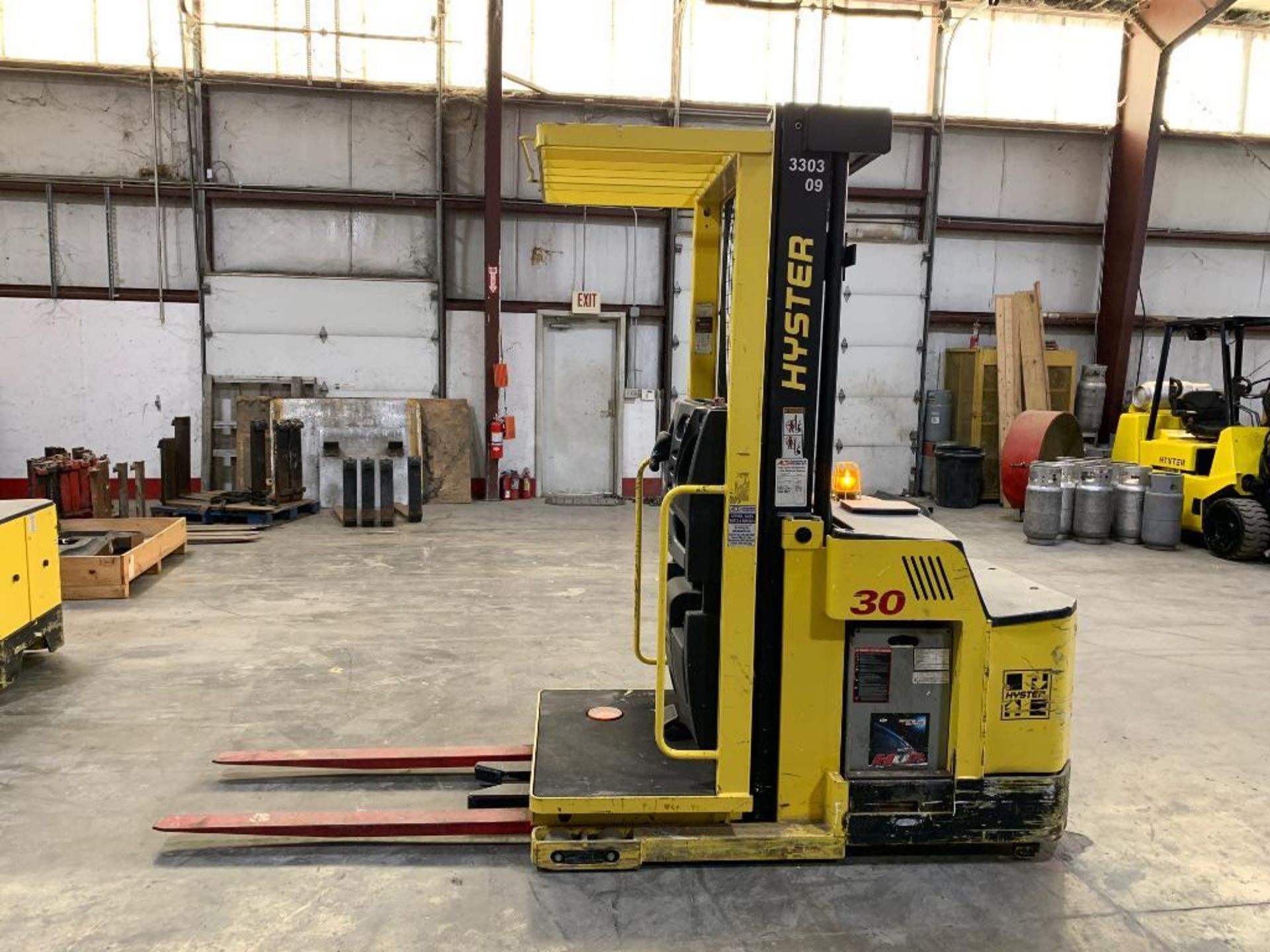 2015 Hyster 3,000-Lb. Capacity Order Picker, Model: R30XMS3, S/N: E174N03335N, 95" Lowered Height/21