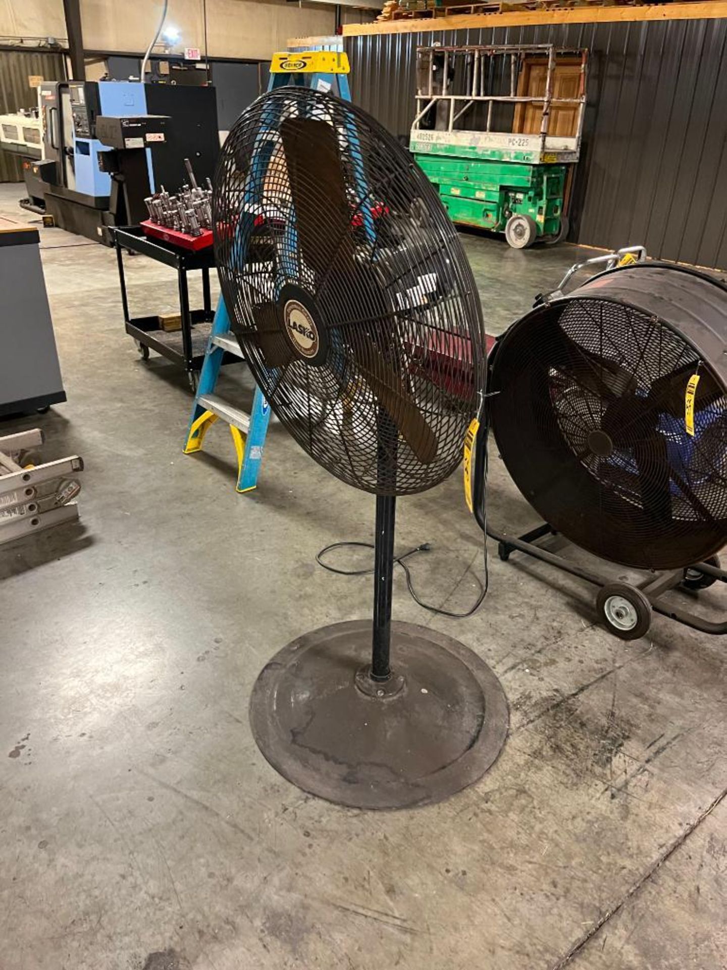 Lasko Industrial Pedestal Fan