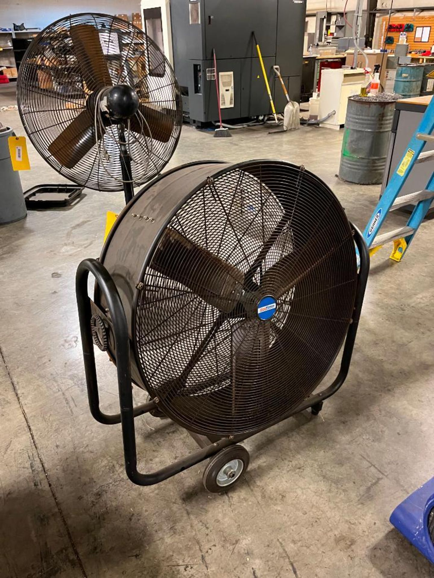 Pro Fitter Rolling 36" Drum Fan