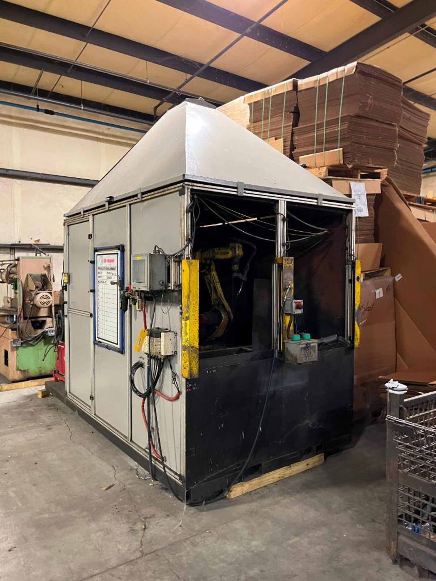 KC Robotics Welding Cell, 12' x 7' x 12', Fanuc M-6I Robotic Arm, Lincoln R350 Power Wave Welder, Mo