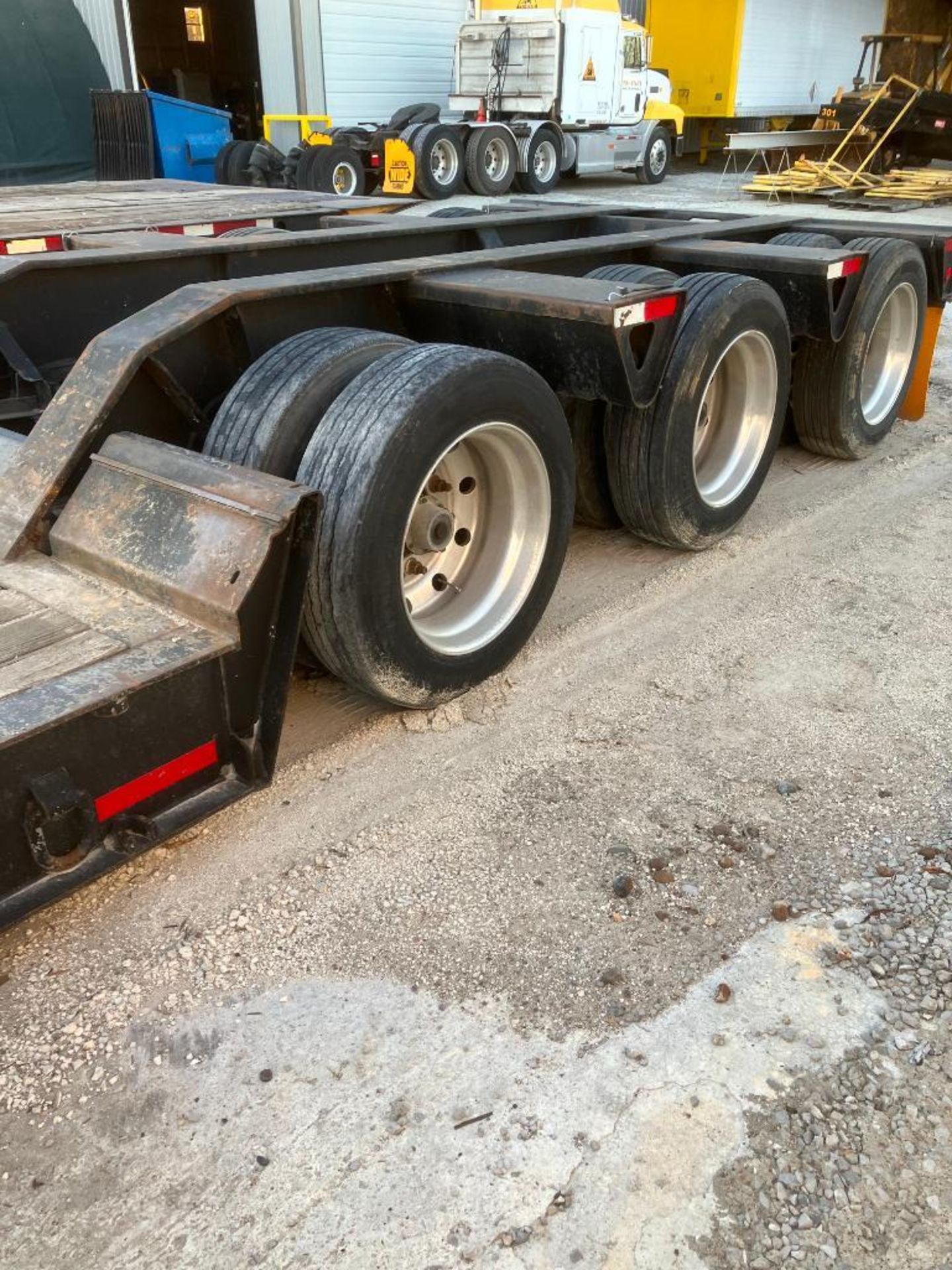 2004 Trail King Double Drop AGN Tri-Axle Trailer, Vin 1TKJ053384M057044, Model TK110HDG-533 CONC, Lo - Image 7 of 10