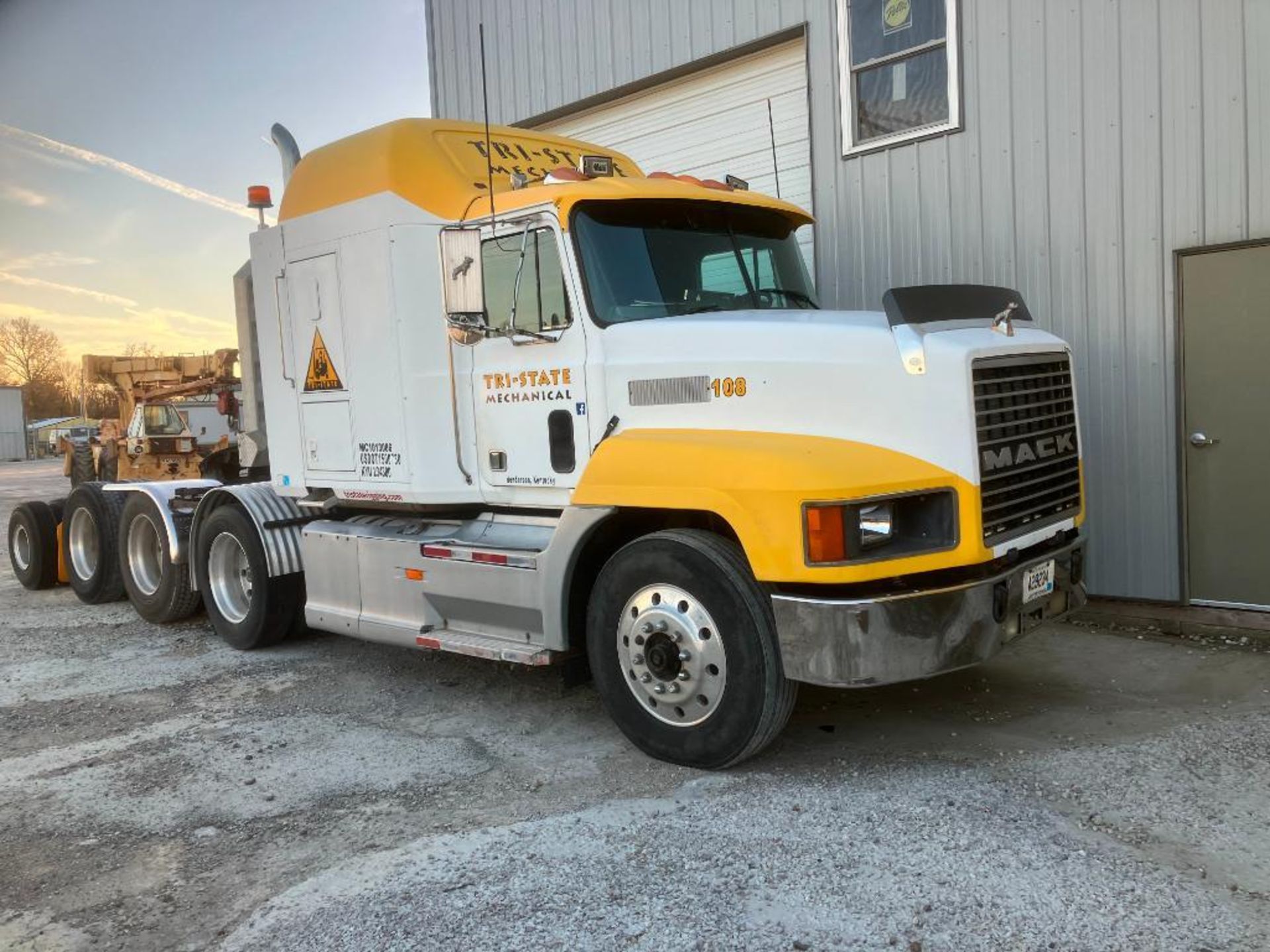 1991 Mack Truck Tractor, Vin 1M2AA14Y7MW014127, Model CH613, Tri-Axle, Sleeper Cab, Adjustable 5th W