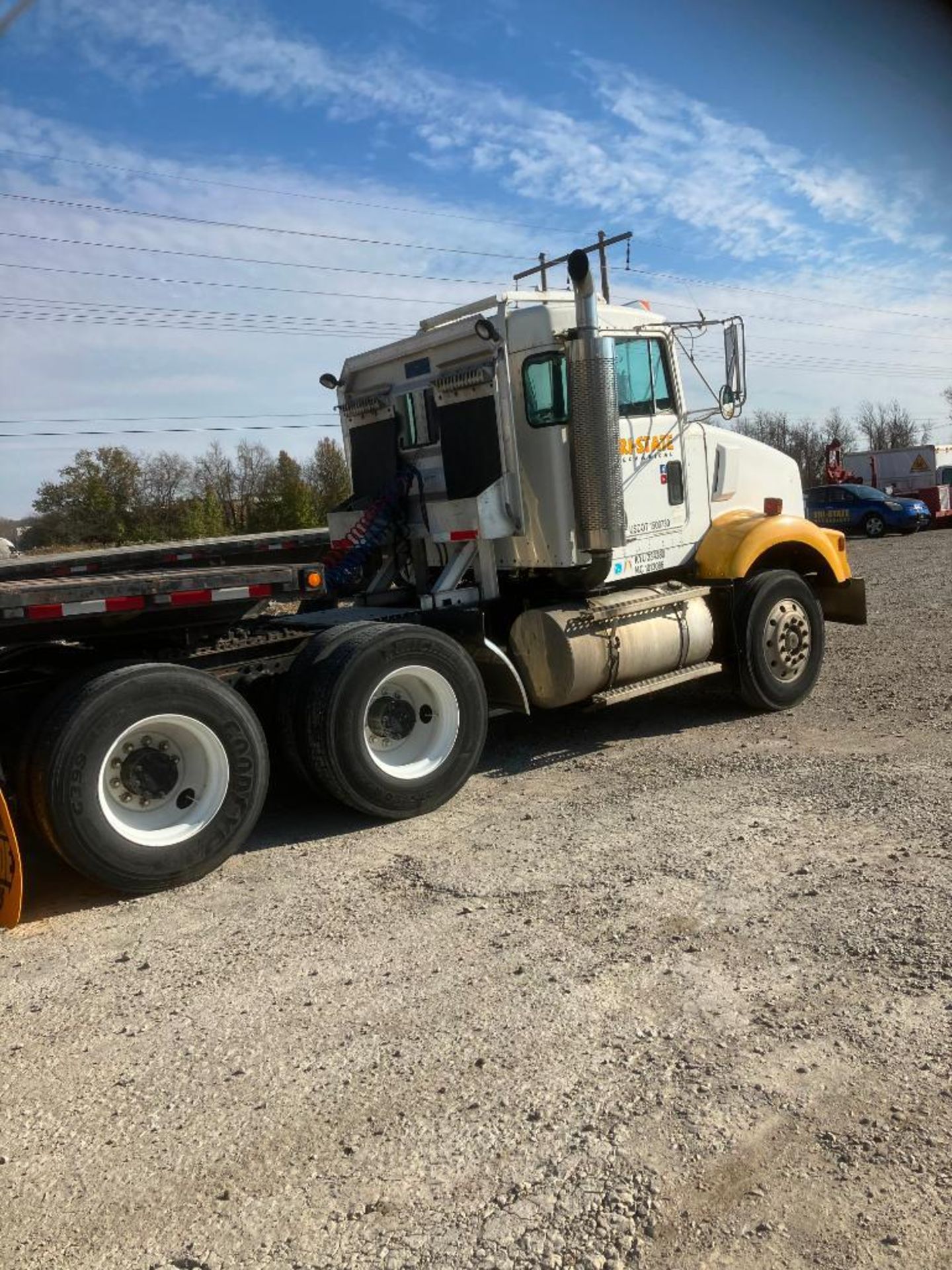 1992 Kenworth Truck Tractor, Vin 1XKBD59XXP3593725, Model T450B, Day Cab, Tandem Axle, 22.5 Wheels, - Image 3 of 5