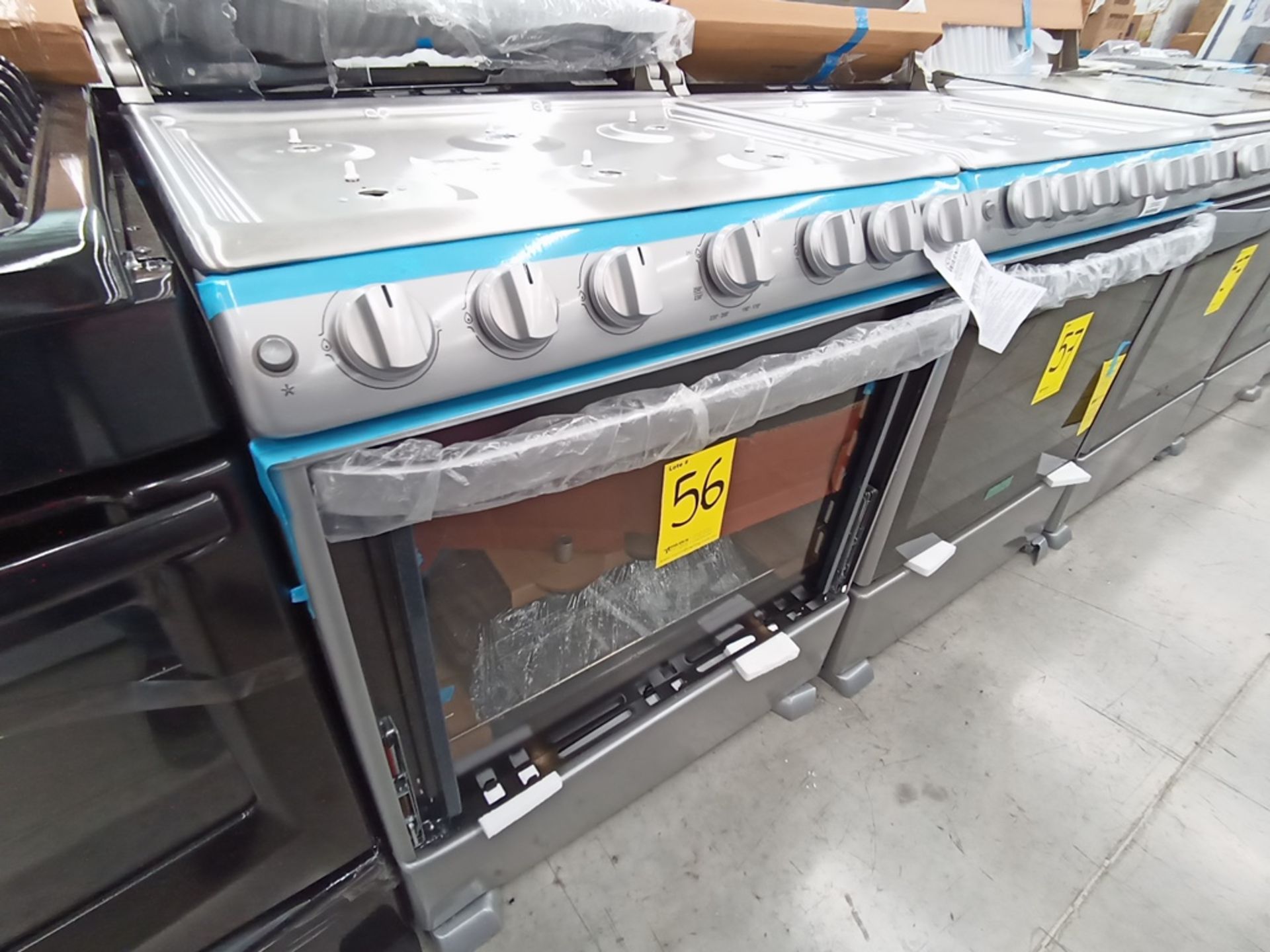 Lote de 2 Estufas contiene: 1 Estufa de 6 Quemadores, Marca Whirlpool, Modelo AF5001Z00, Serie VEA3 - Image 2 of 9