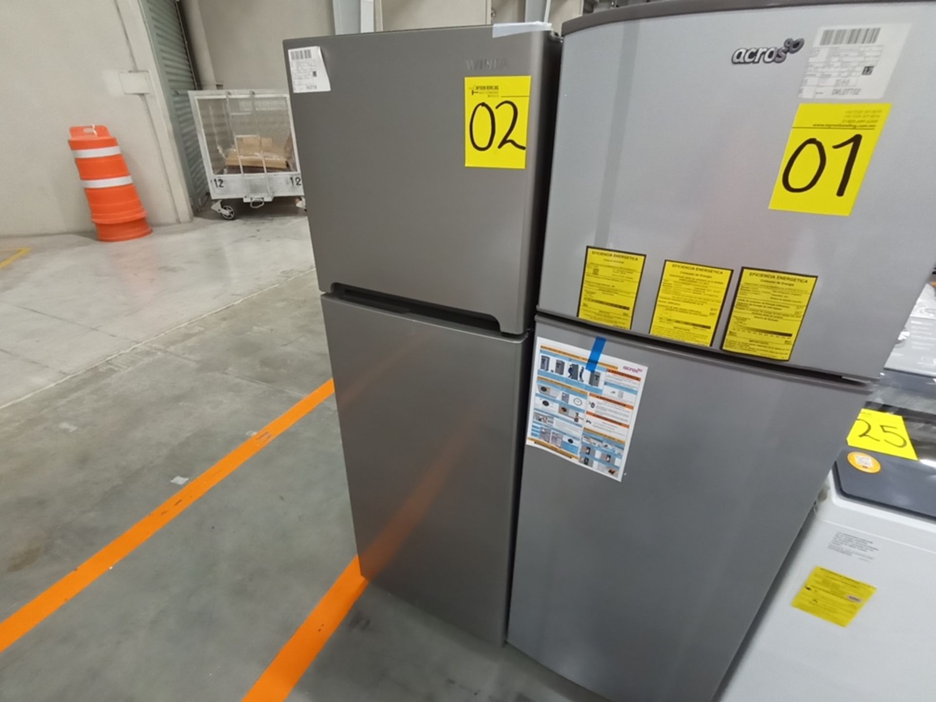 1 Refrigerador, Marca Winia, Modelo DFR25210GN, Serie MR21YN09770489, Color Gris. Golpeado. Favor d - Image 2 of 9