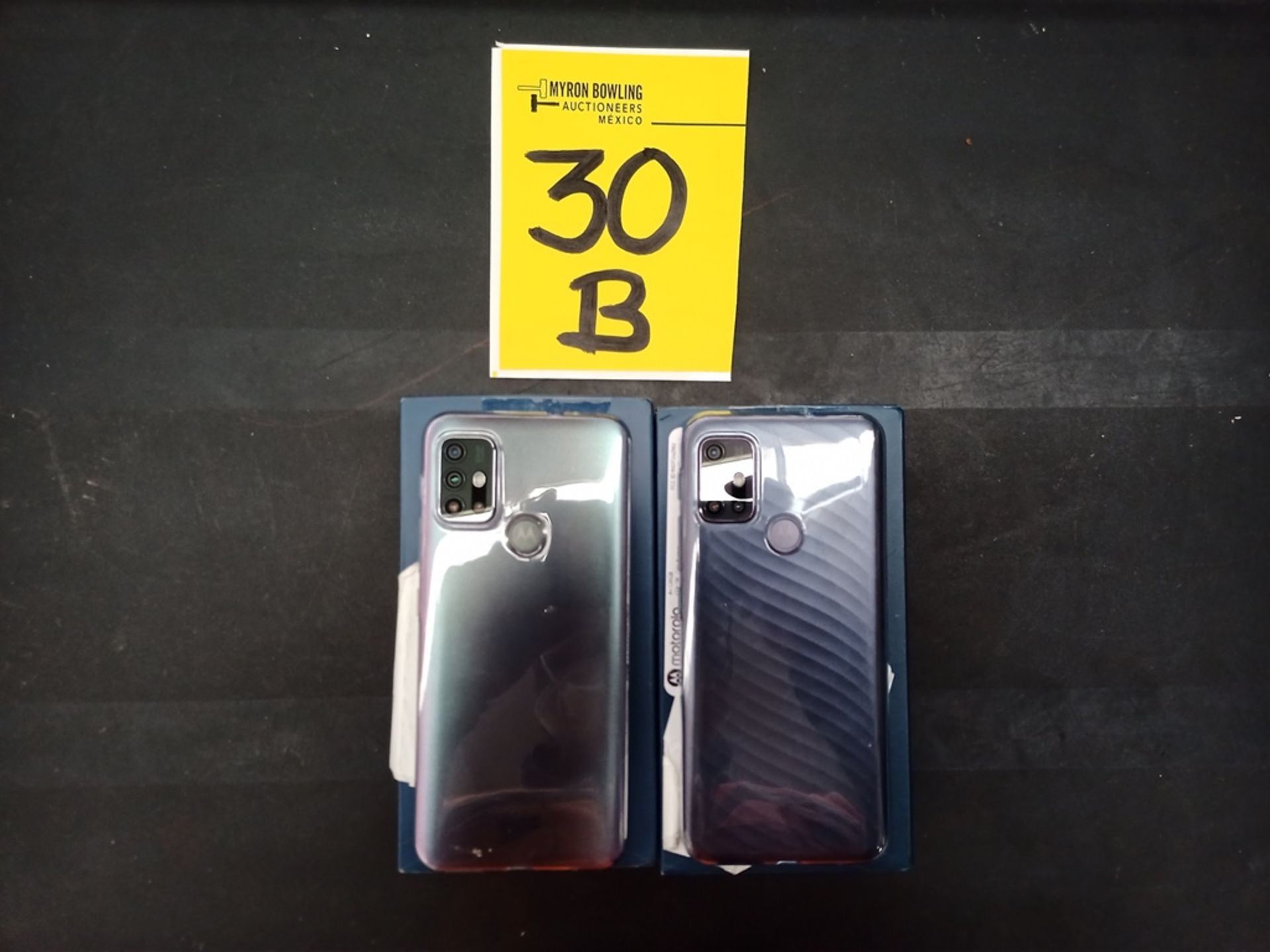 Lote de 2 celulares, contiene 1 Celular marca Motorola, Modelo Moto G 30, 4 + 128 GB, Color Dark Pe - Image 8 of 13