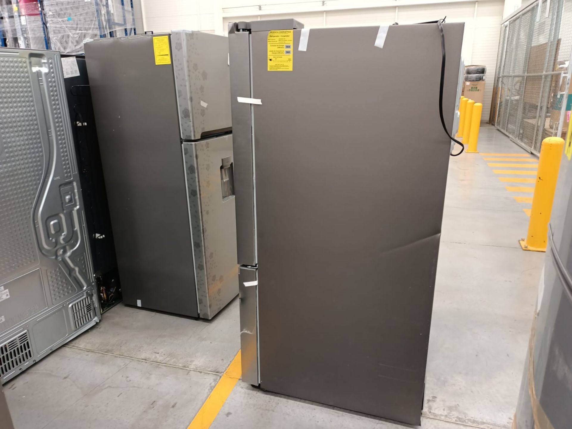 Lote de 2 refrigeradores incluye: 1 refrigerador marca Samsung, modelo RF22A4010S9/EM - Image 21 of 51