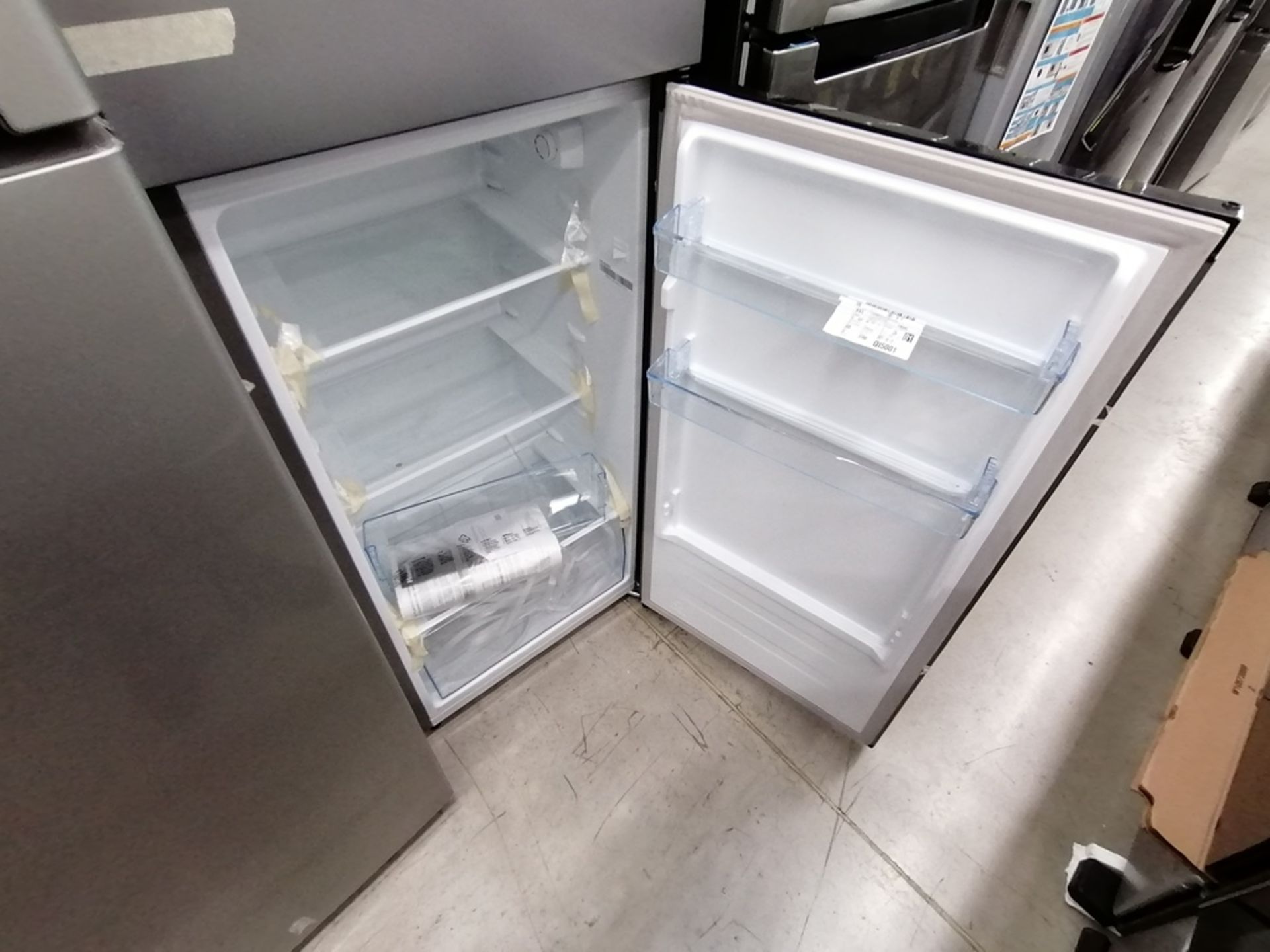Lote de 2 refrigeradores incluye: 1 Refrigerador, Marca Winia, Modelo DFR25210GN, Serie MR21ZN08401 - Image 14 of 15