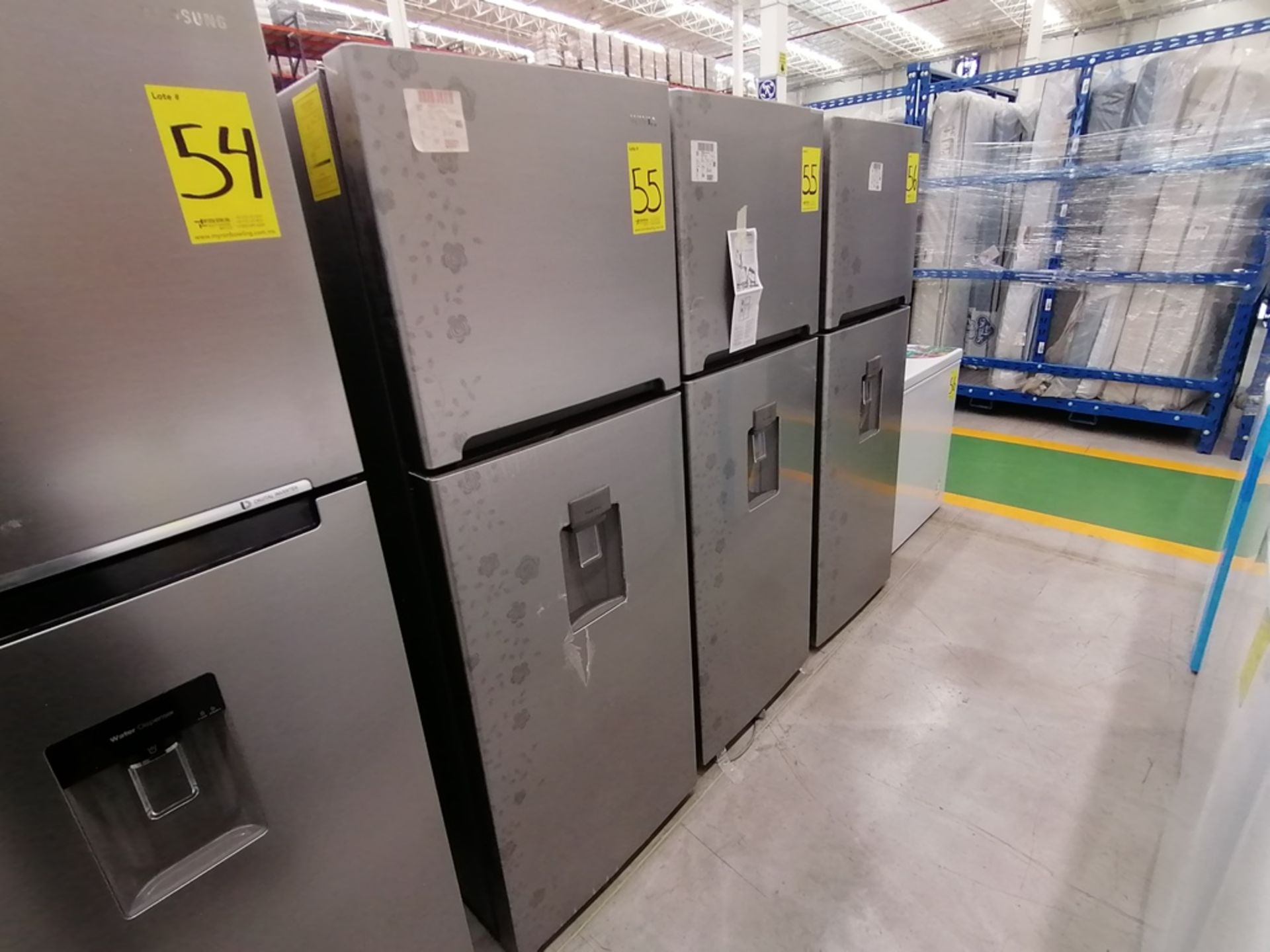 Lote de 2 refrigeradores incluye: 1 Refrigerador con dispensador de agua, Marca Winia, Modelo DFR40 - Image 9 of 15