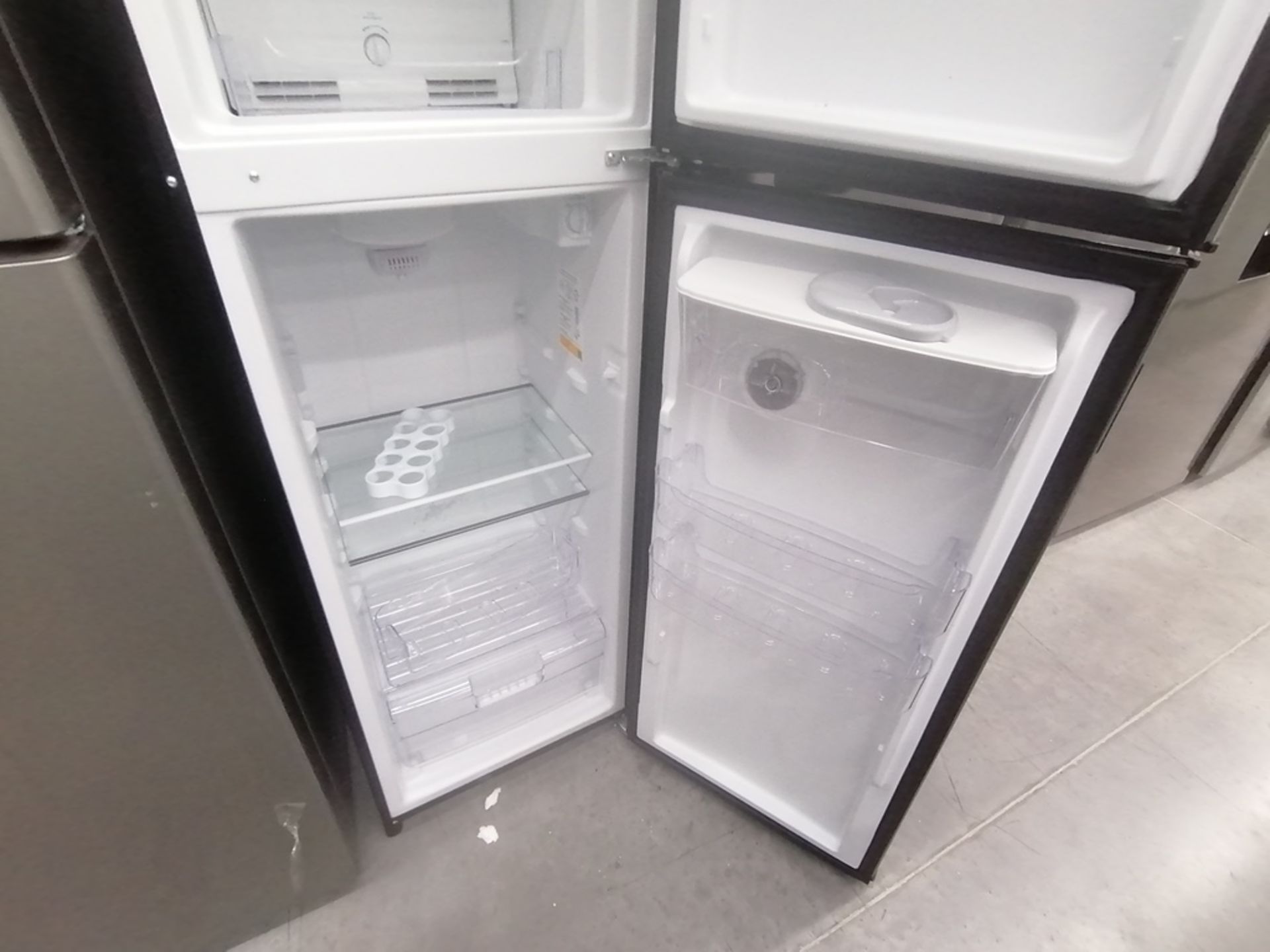 Lote de 2 refrigeradores incluye: 1 Refrigerador con dispensador de agua, Marca Whirlpool, Modelo W - Image 10 of 15