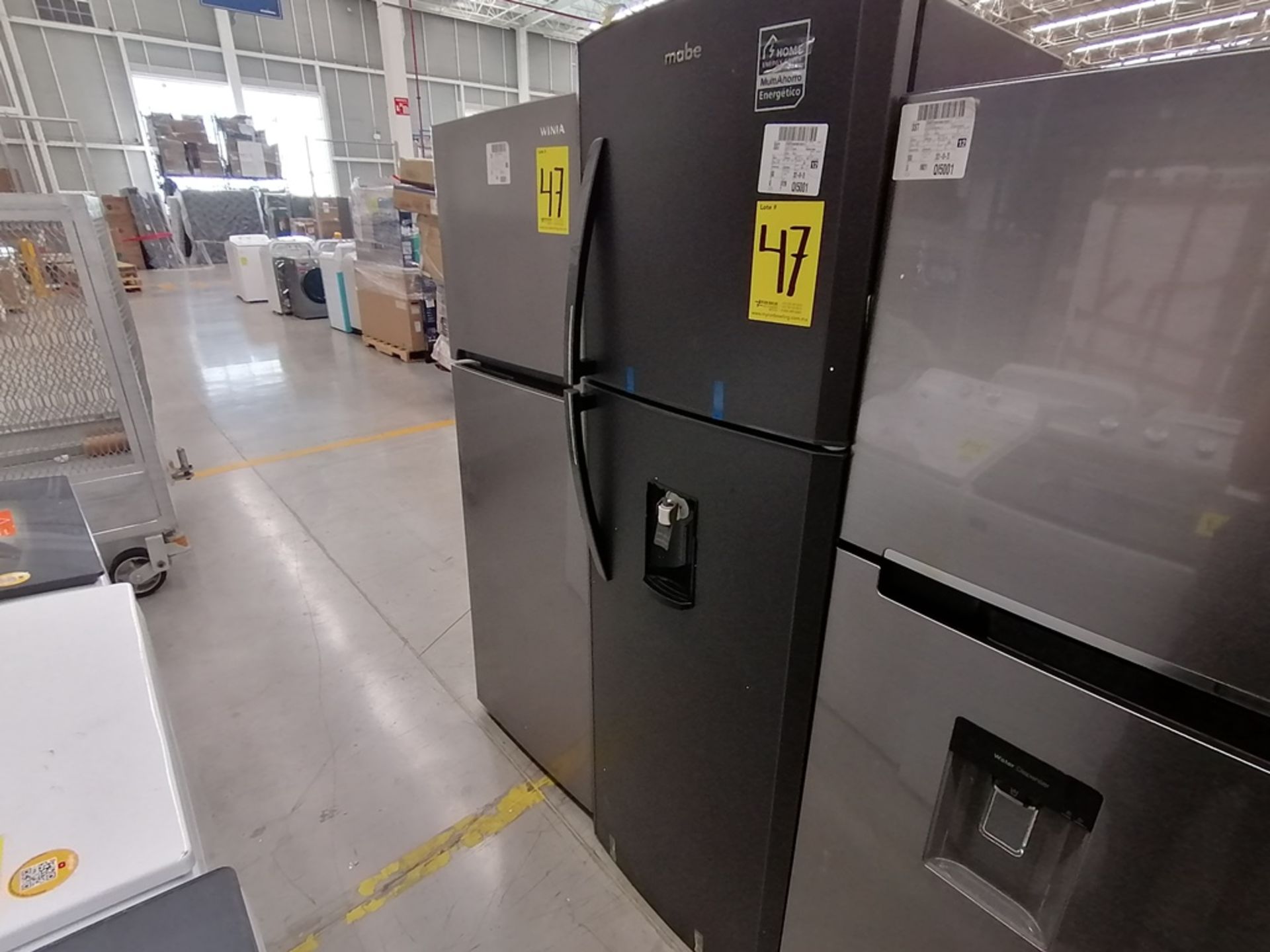 Lote de 2 refrigeradores incluye: 1 Refrigerador, Marca Winia, Modelo DFR32210GNV, Serie MR219N1206 - Image 8 of 15