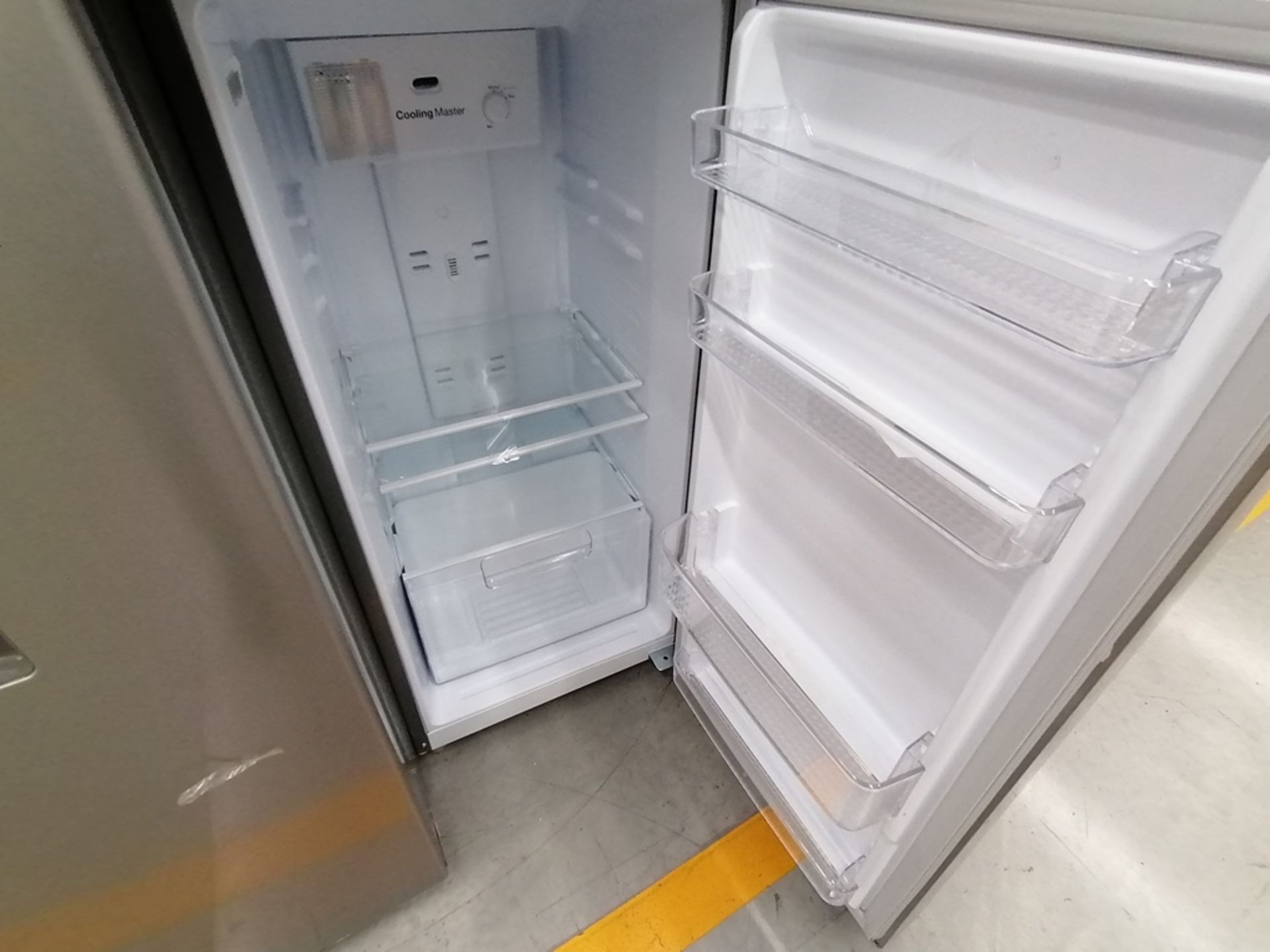 Lote de 2 Refrigeradores incluye: 1 Refrigerador, Marca Winia, Modelo DFR25120GN, Serie MR219N11624 - Image 14 of 15