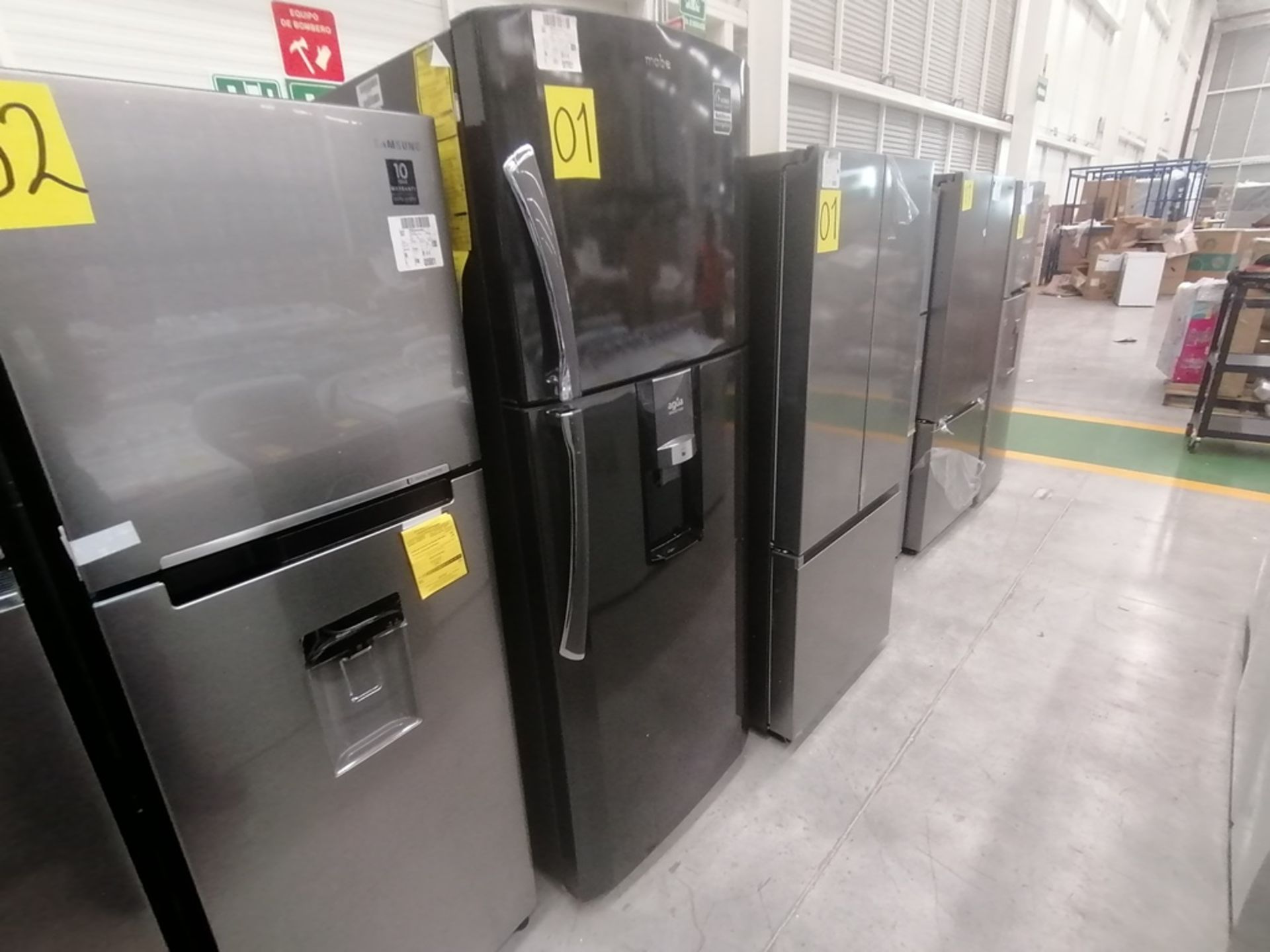 Lote de 2 refrigeradores incluye: 1 Refrigerador, Marca Samsung, Modelo RT22A401059, Serie 8BA84BBR - Image 6 of 15