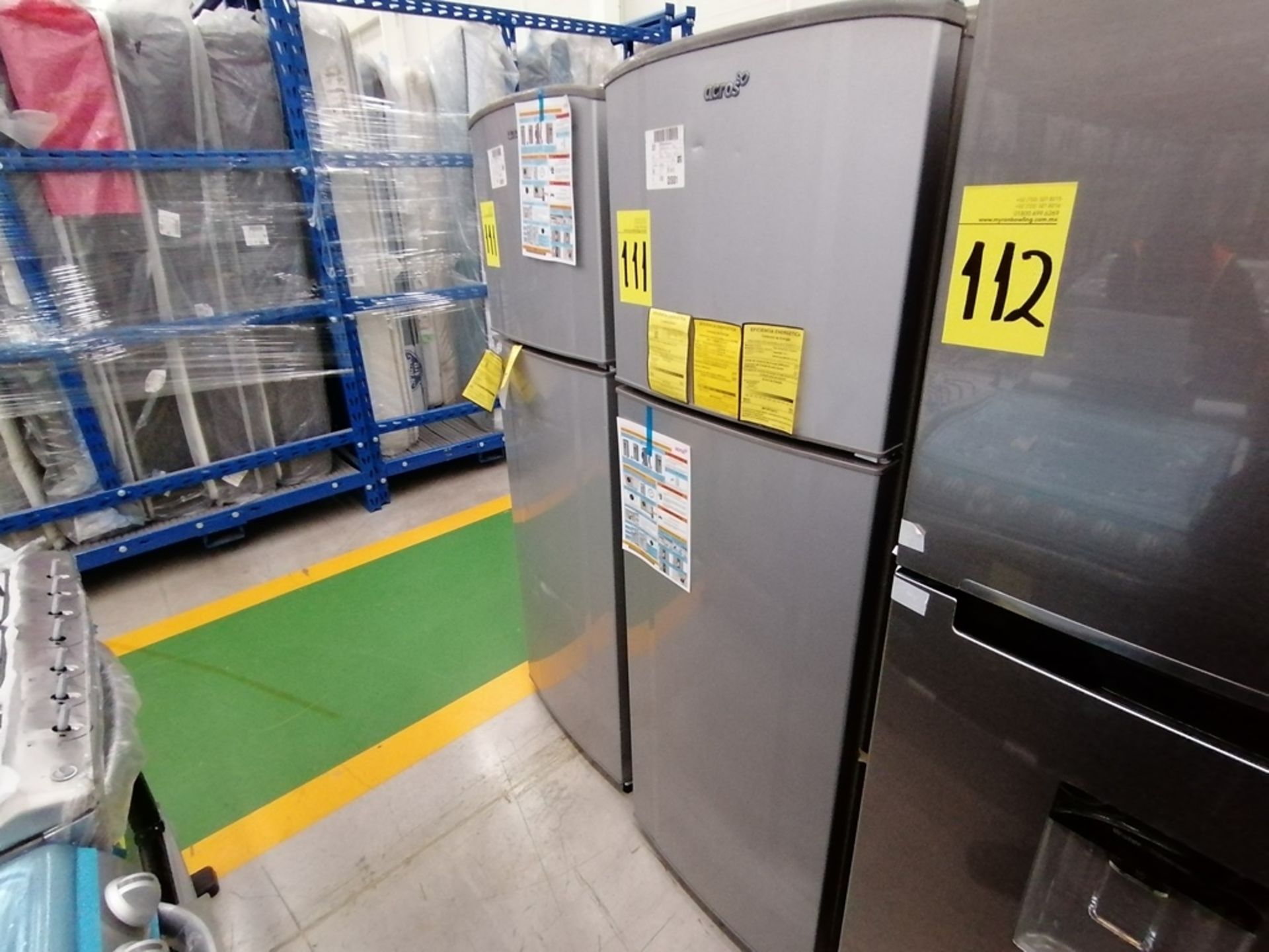 Lote de 2 refrigeradores incluye: 1 Refrigerador, Marca Acros, Modelo AT9007G, Serie VRA4332547, Co - Image 7 of 14