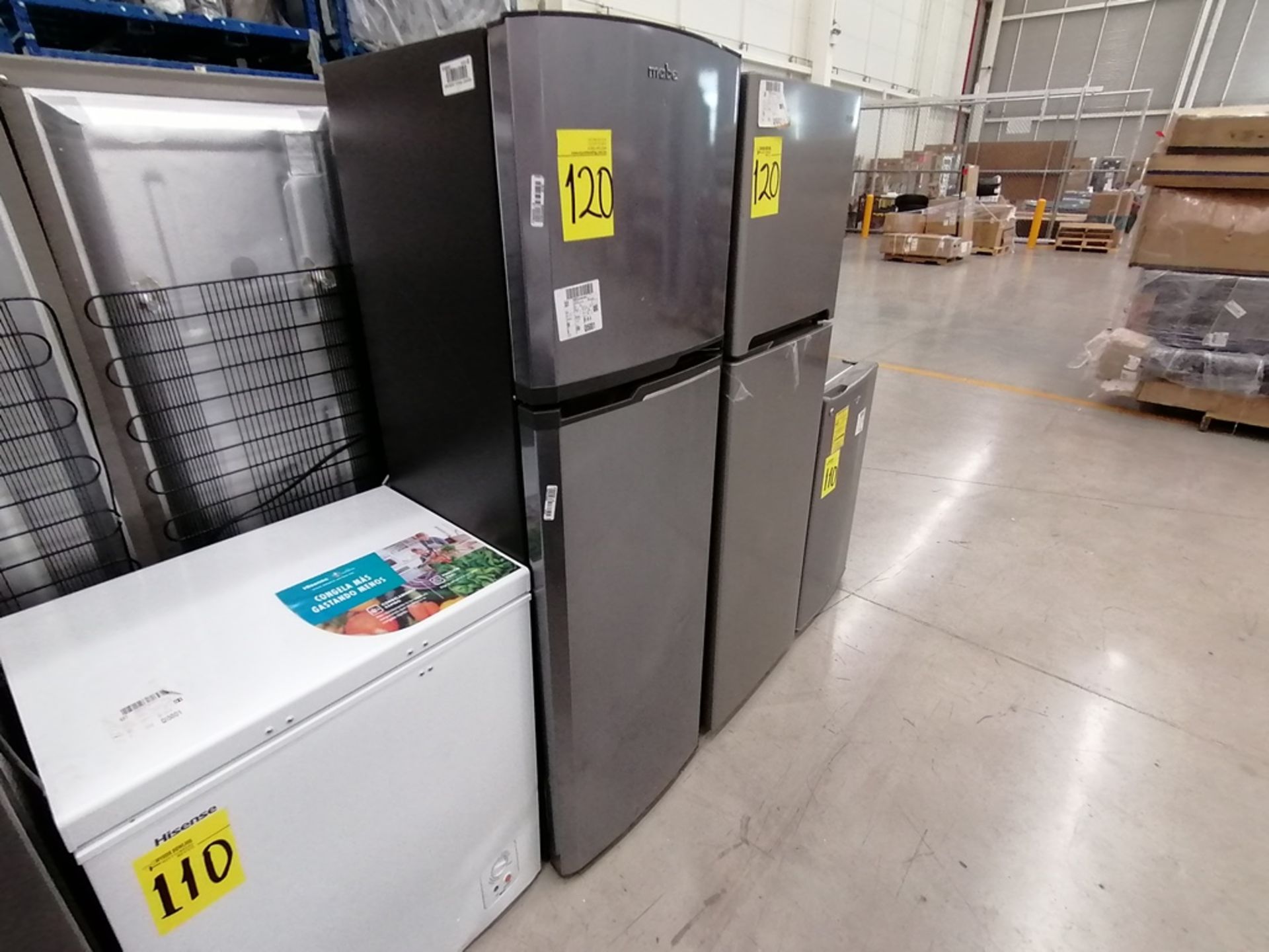 Lote de 2 refrigeradores incluye: 1 Refrigerador, Marca Mabe, Modelo RMA1025VNX, Serie 2110B623189, - Image 2 of 17