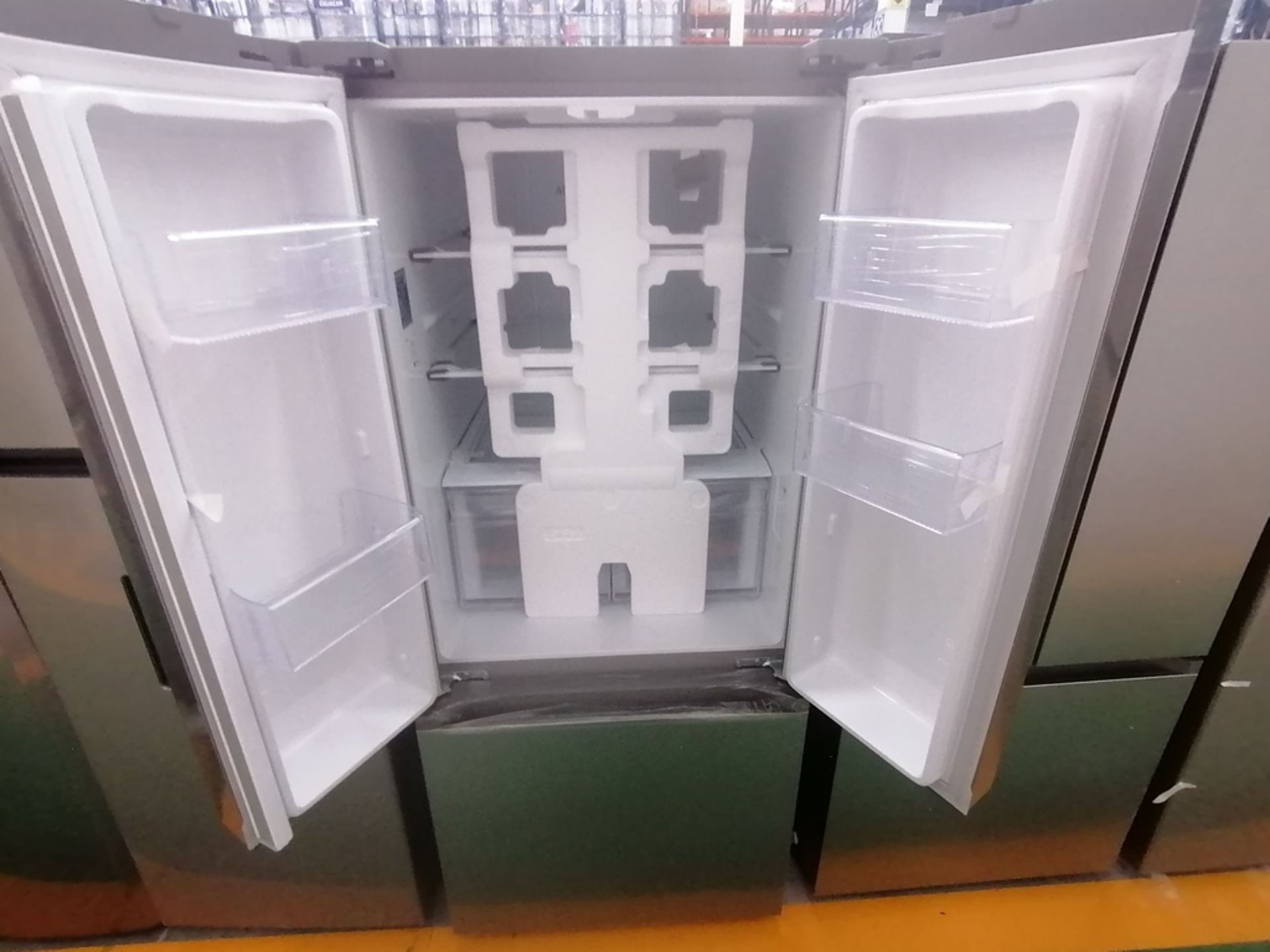 Lote de 2 refrigeradores incluye: 1 Refrigerador, Marca Samsung, Modelo RT22A401059, Serie 0BA84BBR - Image 12 of 15