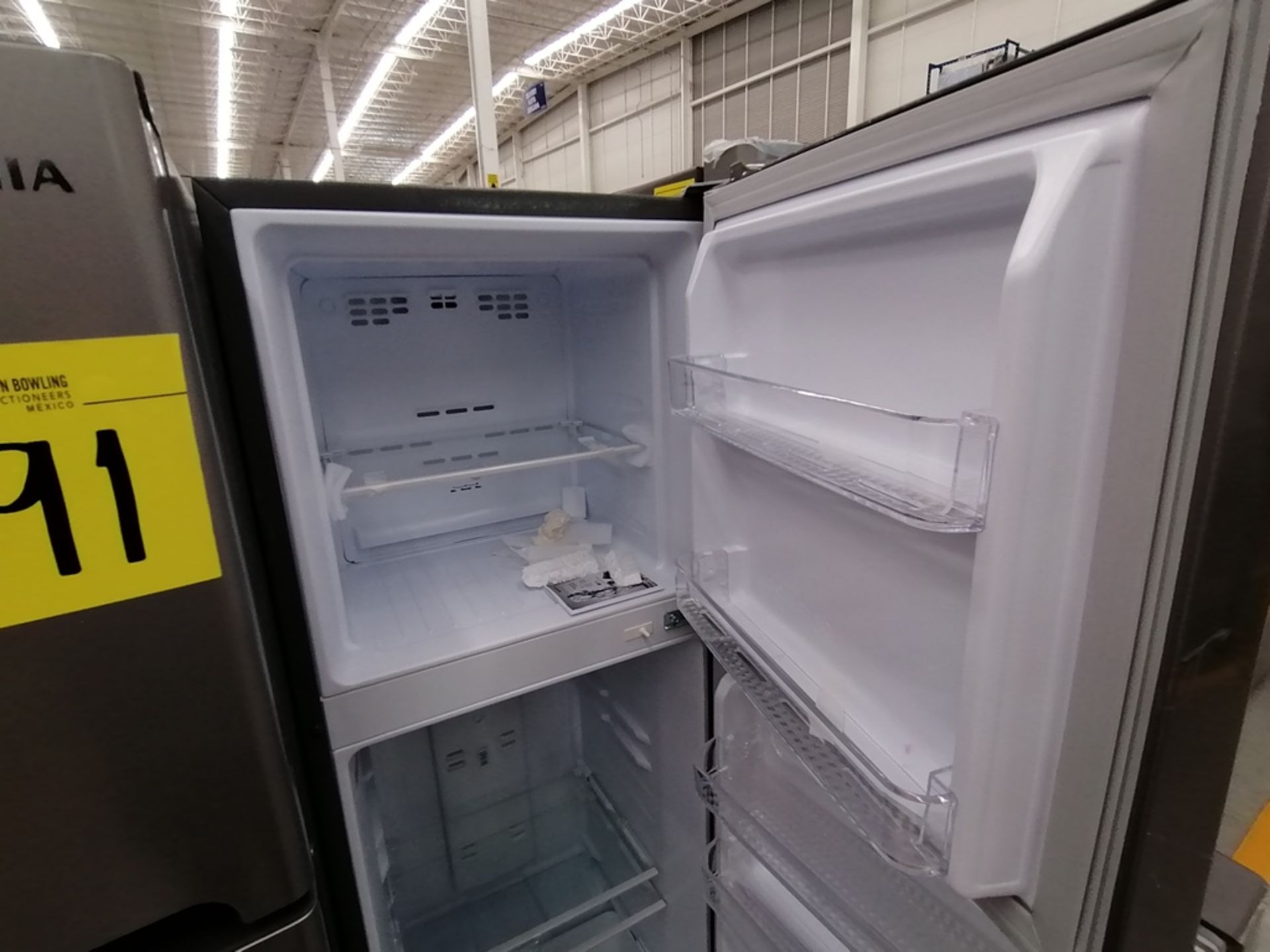 Lote de 2 Refrigeradores incluye: 1 Refrigerador, Marca Winia, Modelo DFR25120GN, Serie MR219N11624 - Image 13 of 15