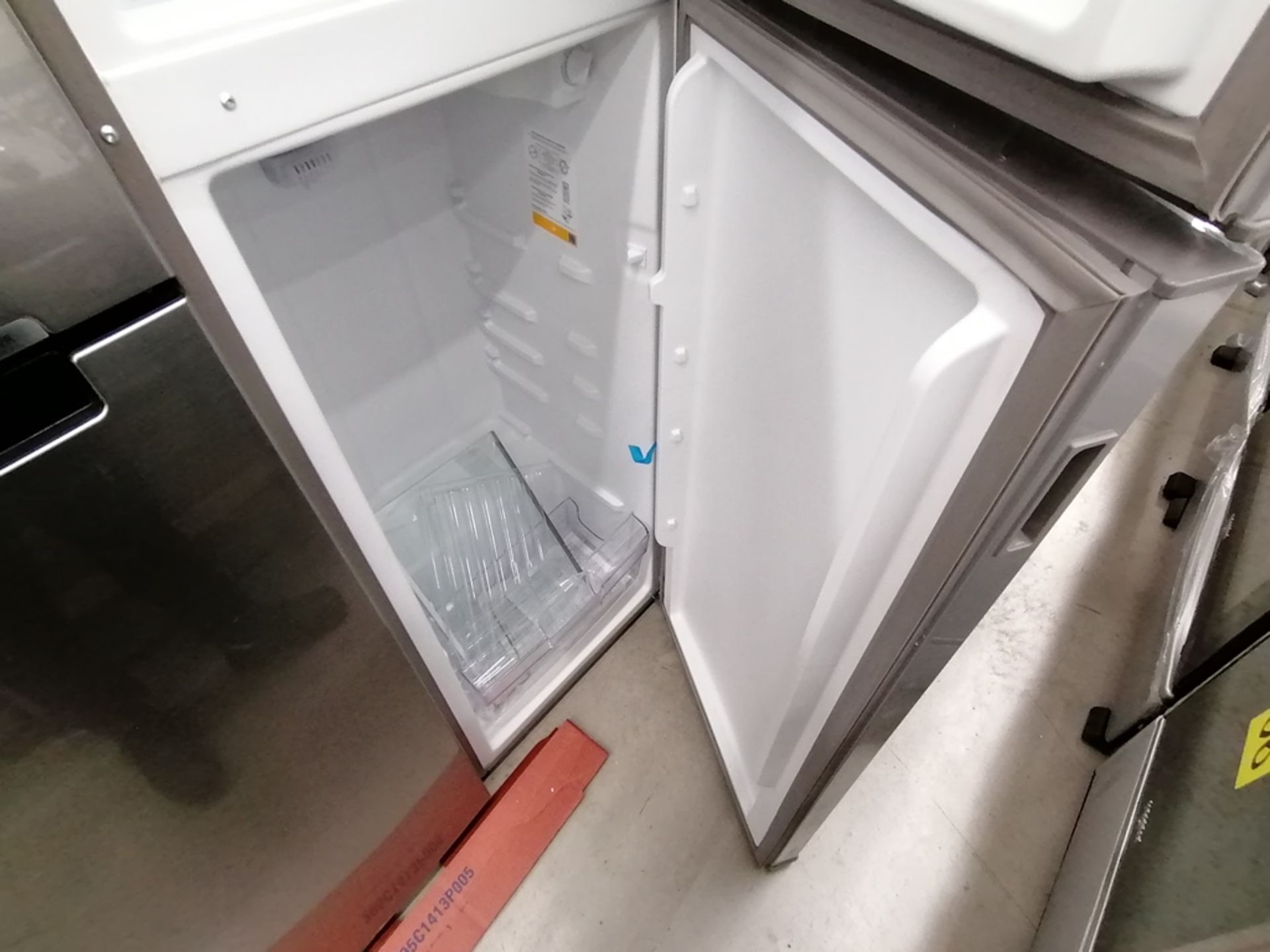 Lote de 2 refrigeradores incluye: 1 Refrigerador, Marca Samsung, Modelo RT29K500JS8, Serie 0AZS4BAR - Image 8 of 16