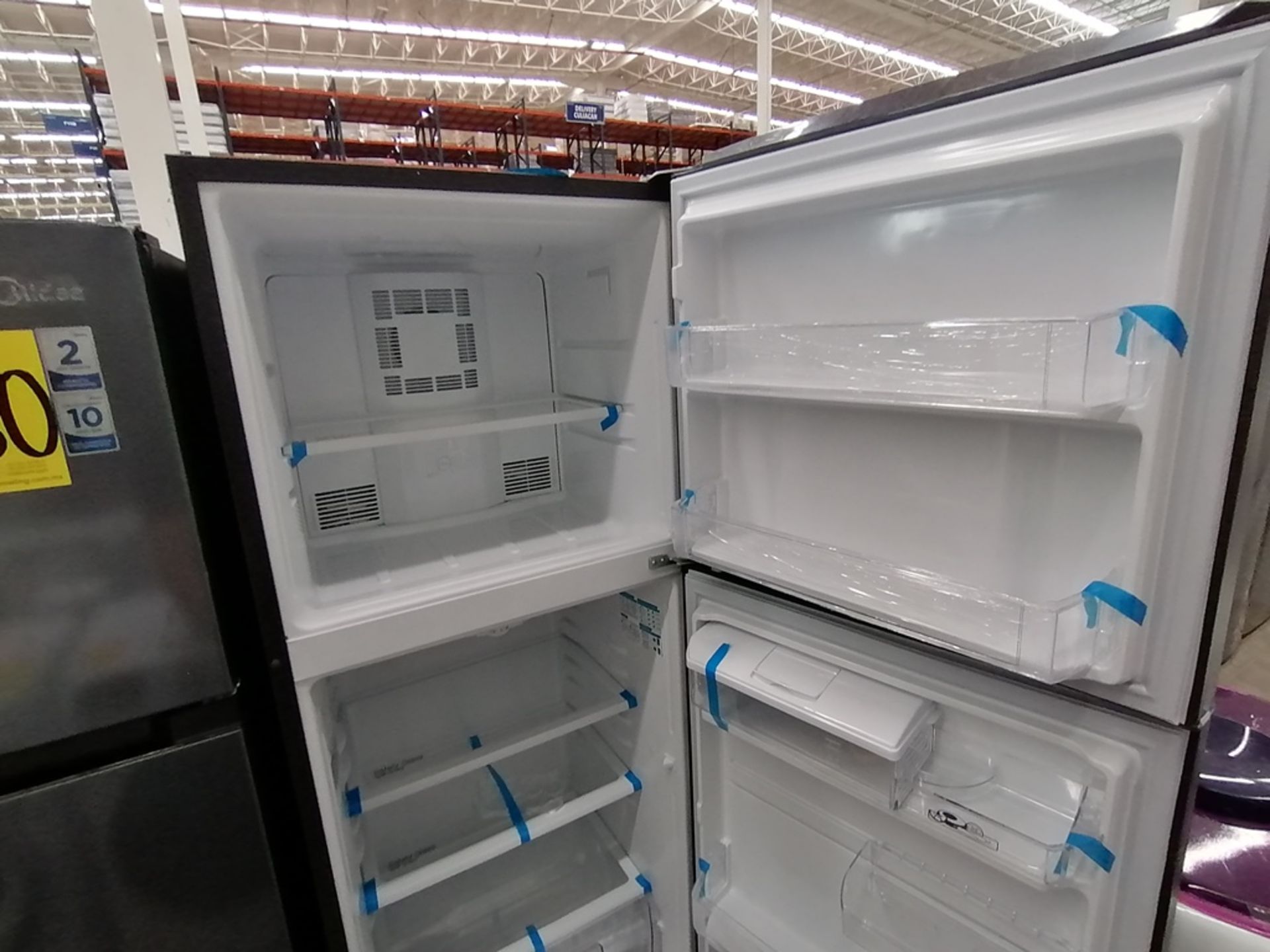 Lote de 2 refrigeradores incluye: 1 Refrigerador, Marca Midea, Modelo MRTN09G2NCS, Serie 341B261870 - Image 13 of 15