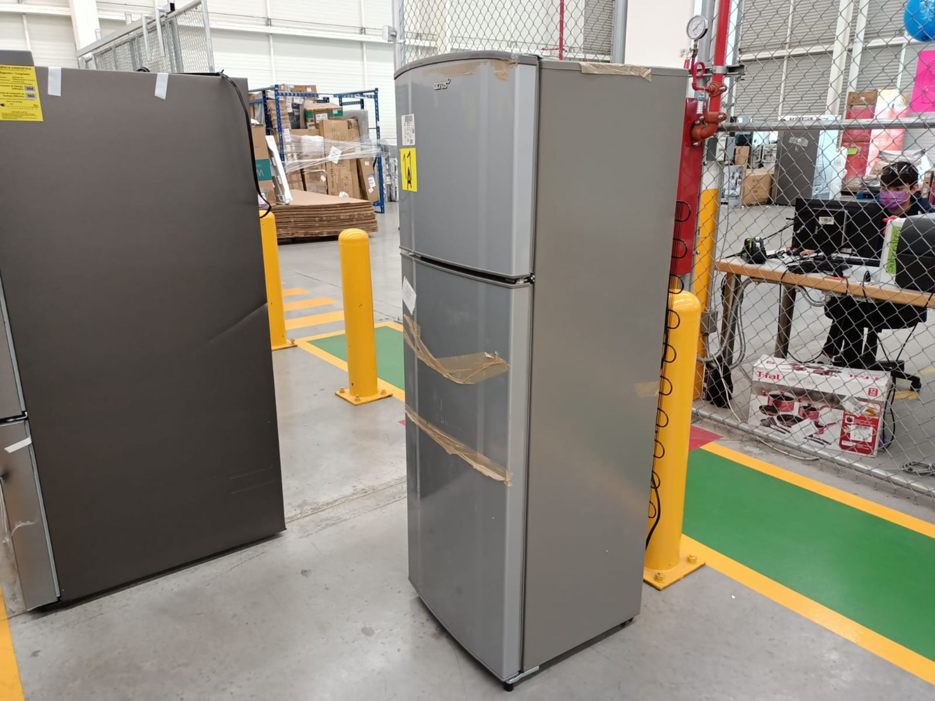 Lote de 2 refrigeradores incluye: 1 refrigerador marca Samsung, modelo RF22A4010S9/EM - Image 27 of 51