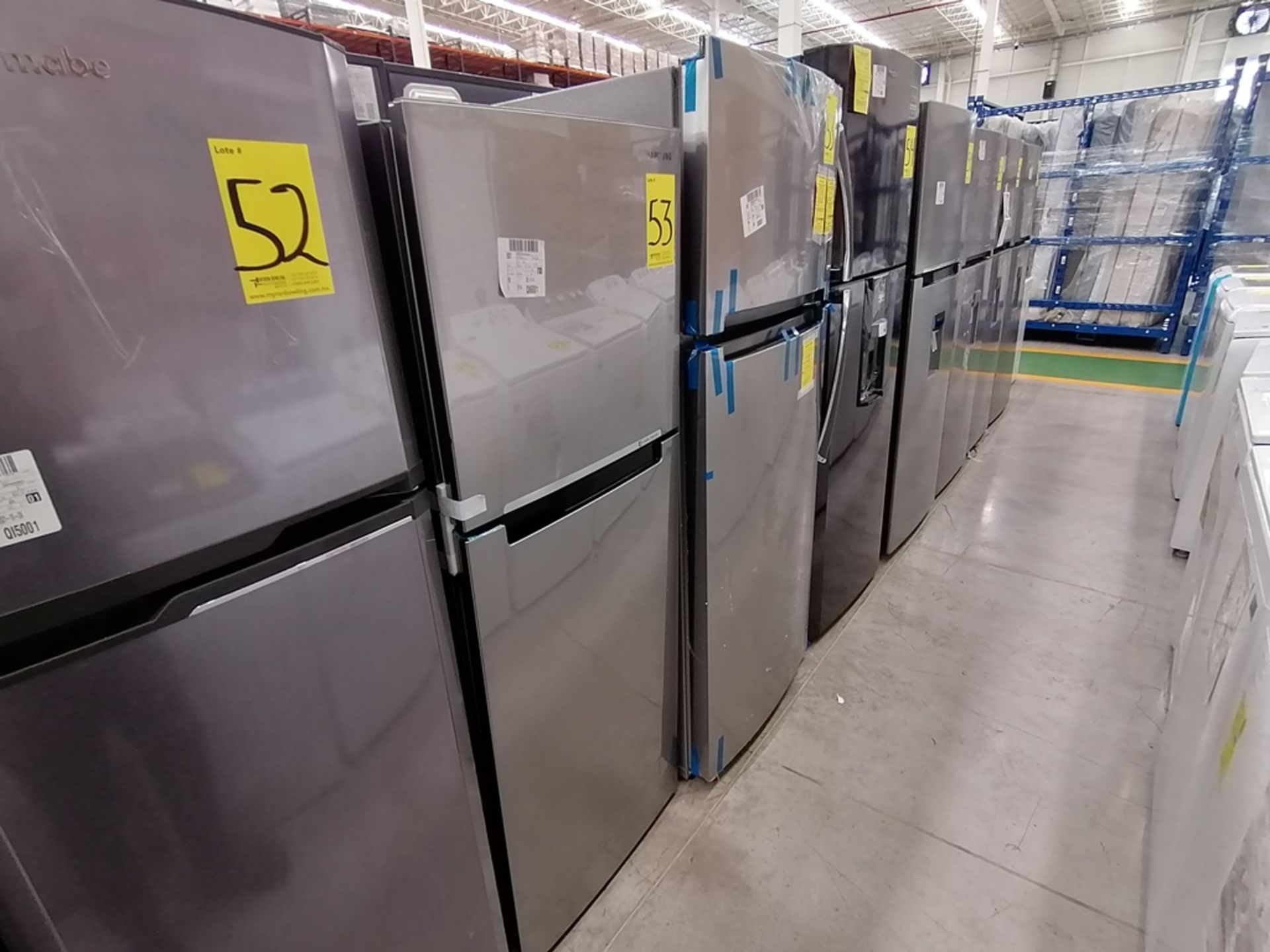 Lote de 2 refrigeradores incluye: 1 Refrigerador, Marca Samsung, Modelo RT29K500JS8, Serie 0AZS4BAR - Image 2 of 15