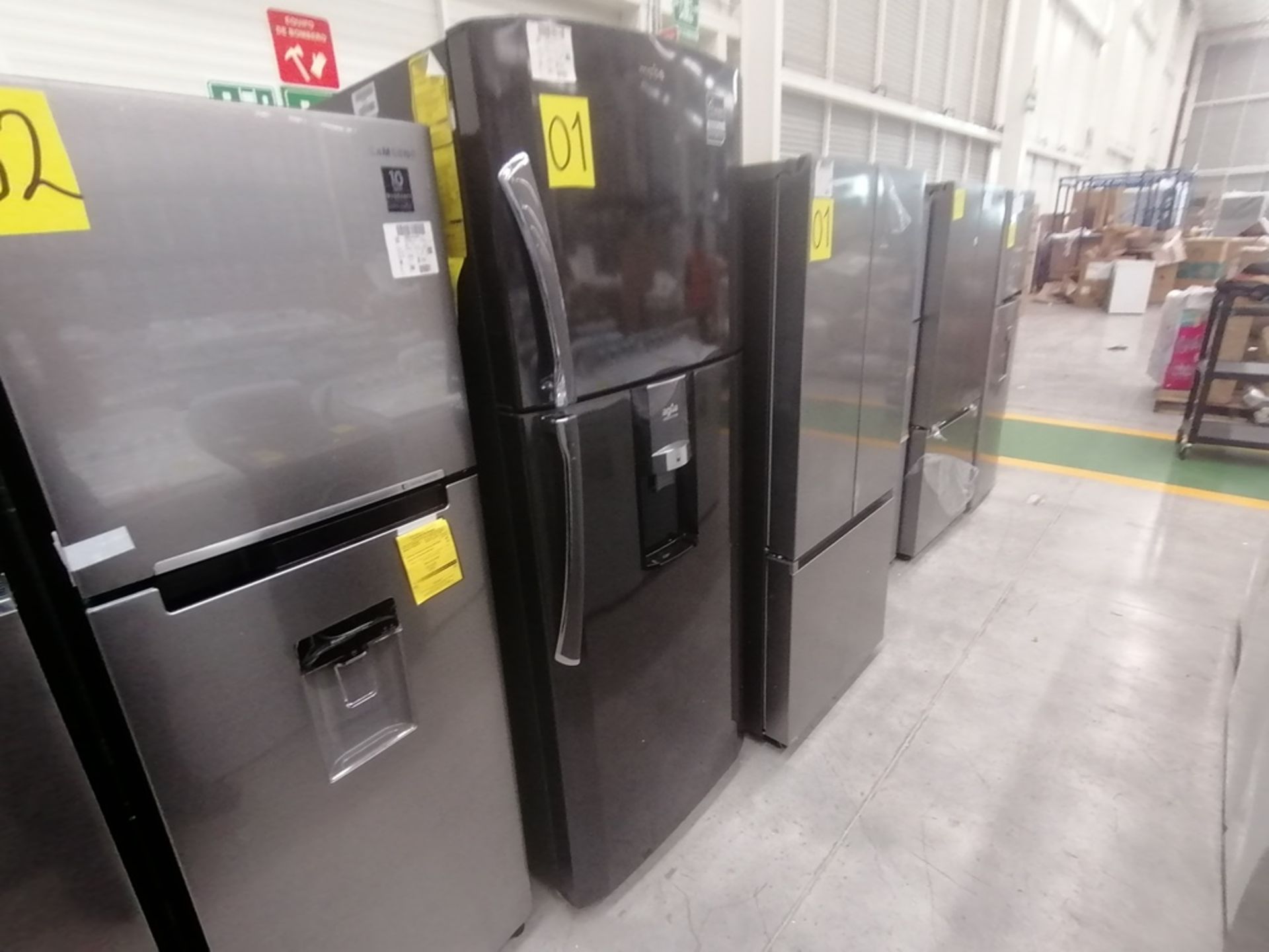 Lote de 2 refrigeradores incluye: 1 Refrigerador, Marca Samsung, Modelo RT22A401059, Serie 8BA84BBR - Image 5 of 15