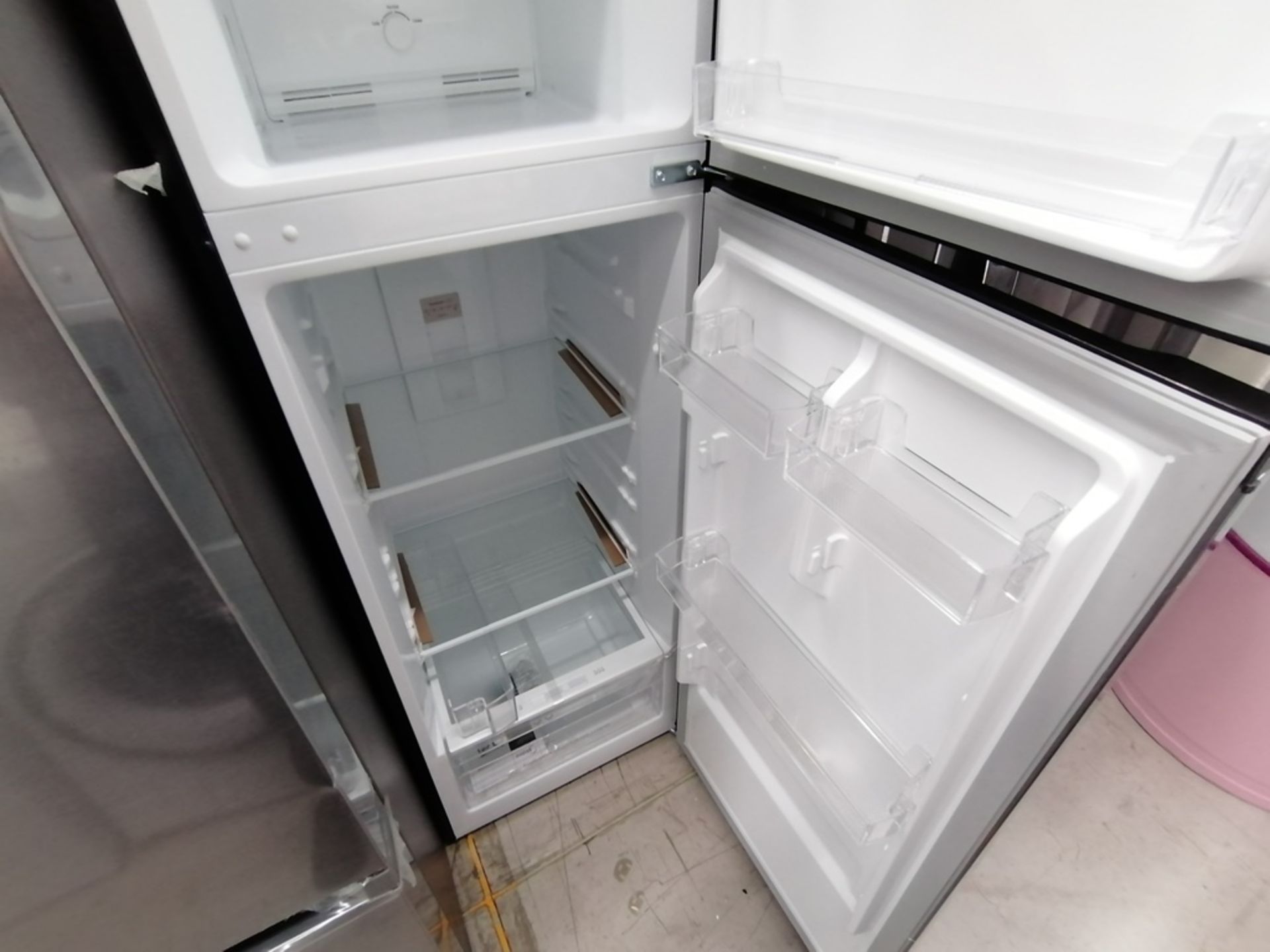 Lote de 2 refrigeradores incluye: 1 Refrigerador, Marca Midea, Modelo MRTN09G2NCS, Serie 341B261870 - Image 5 of 15