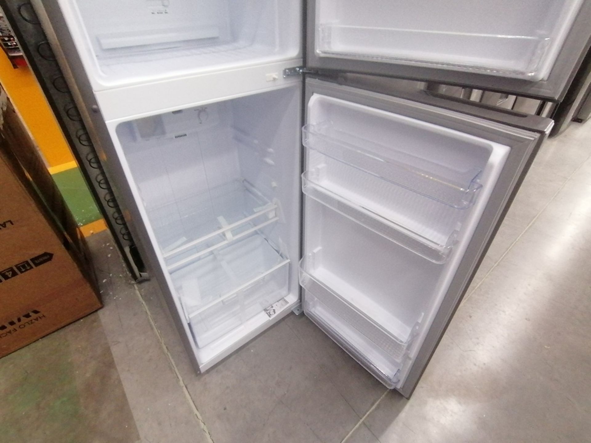 Lote de 2 refrigeradores incluye: 1 Refrigerador con dispensador de agua, Marca Whirlpool, Modelo W - Image 13 of 15