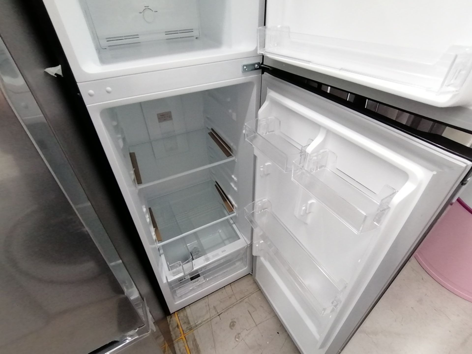 Lote de 2 refrigeradores incluye: 1 Refrigerador, Marca Midea, Modelo MRTN09G2NCS, Serie 341B261870 - Image 12 of 15